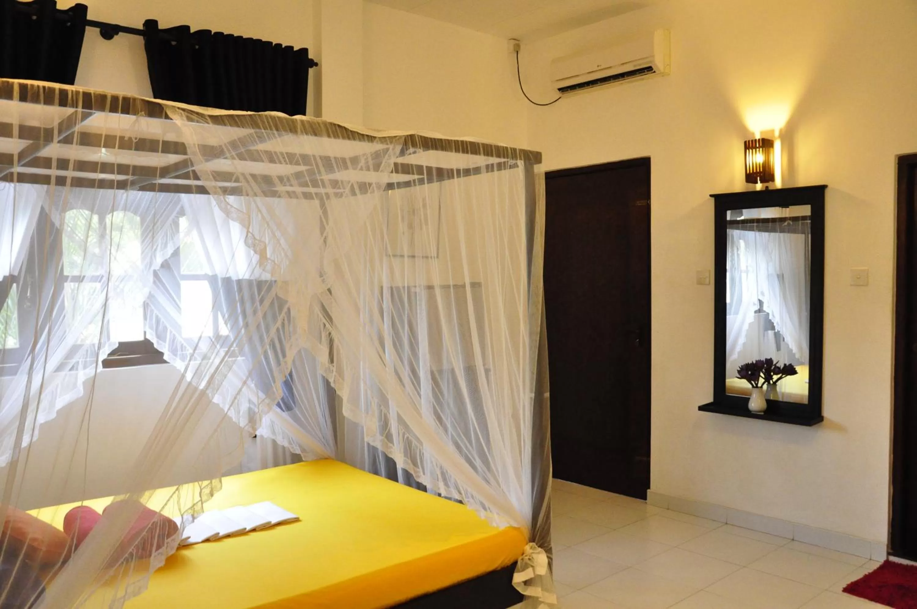 Bed in Bon Accord Mirissa