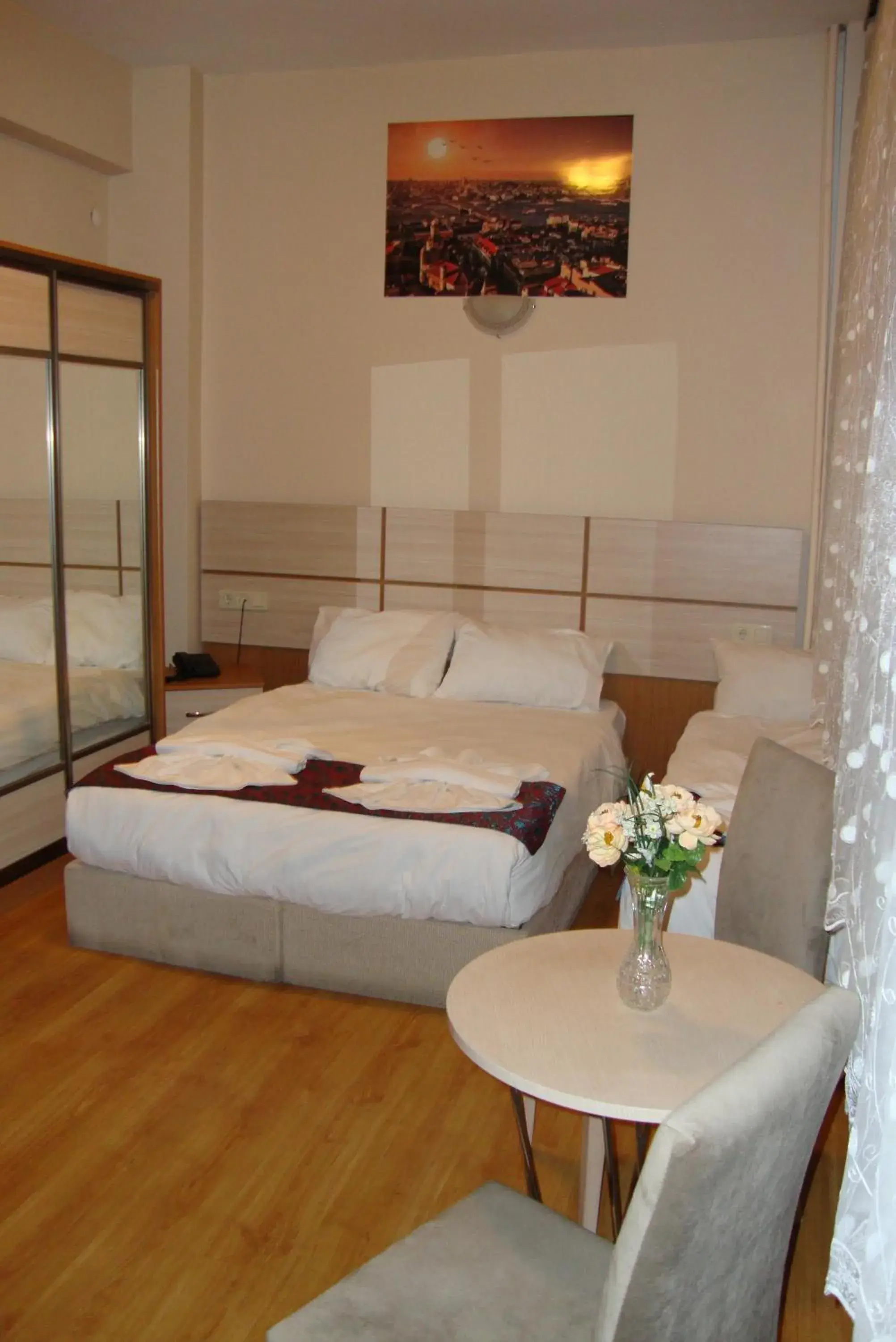 Photo of the whole room, Bed in Royal Suites Besiktas
