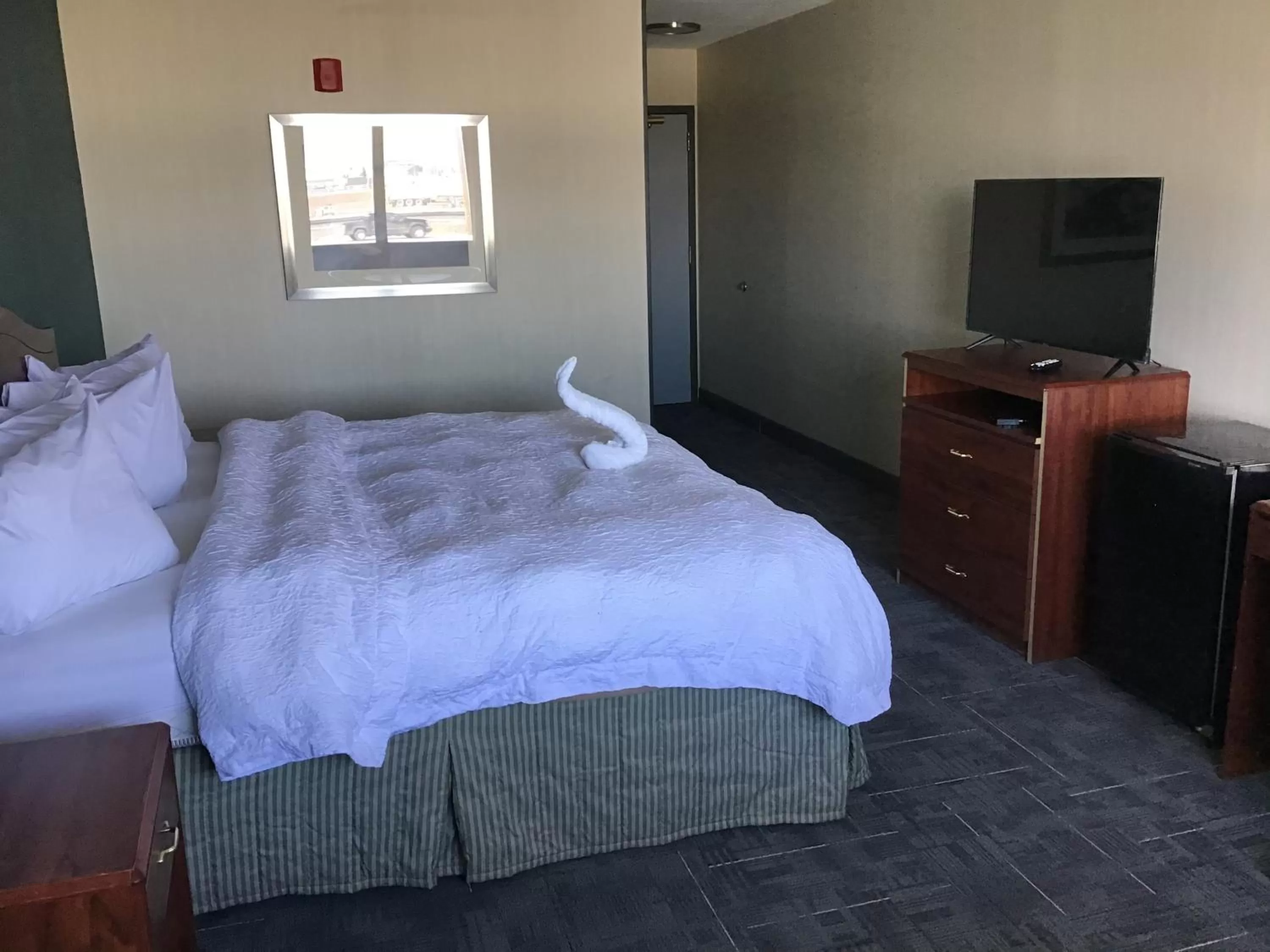 Bedroom in Howard Johnson by Wyndham Gillette