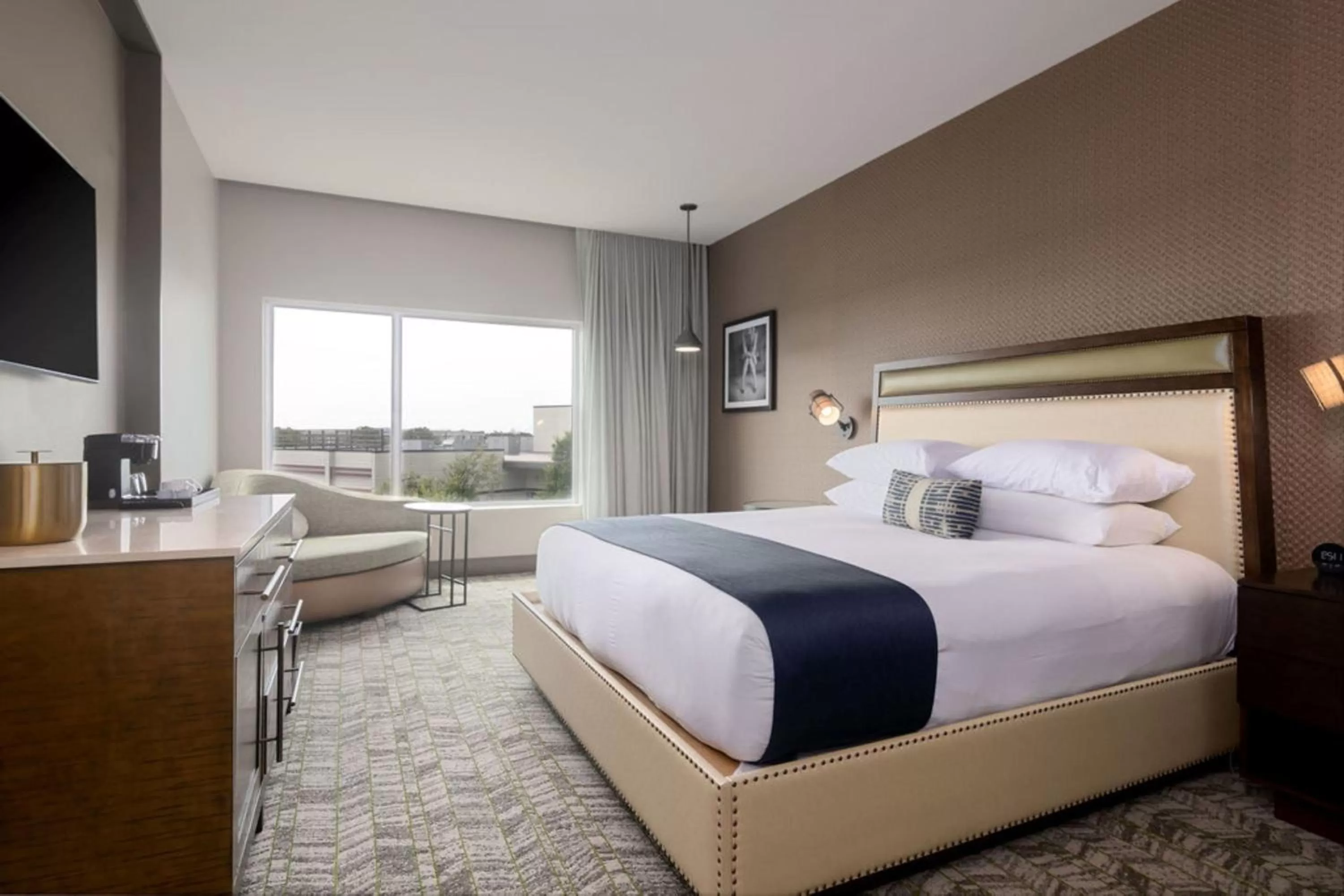 Bedroom, Bed in The Stella Hotel, Autograph Collection