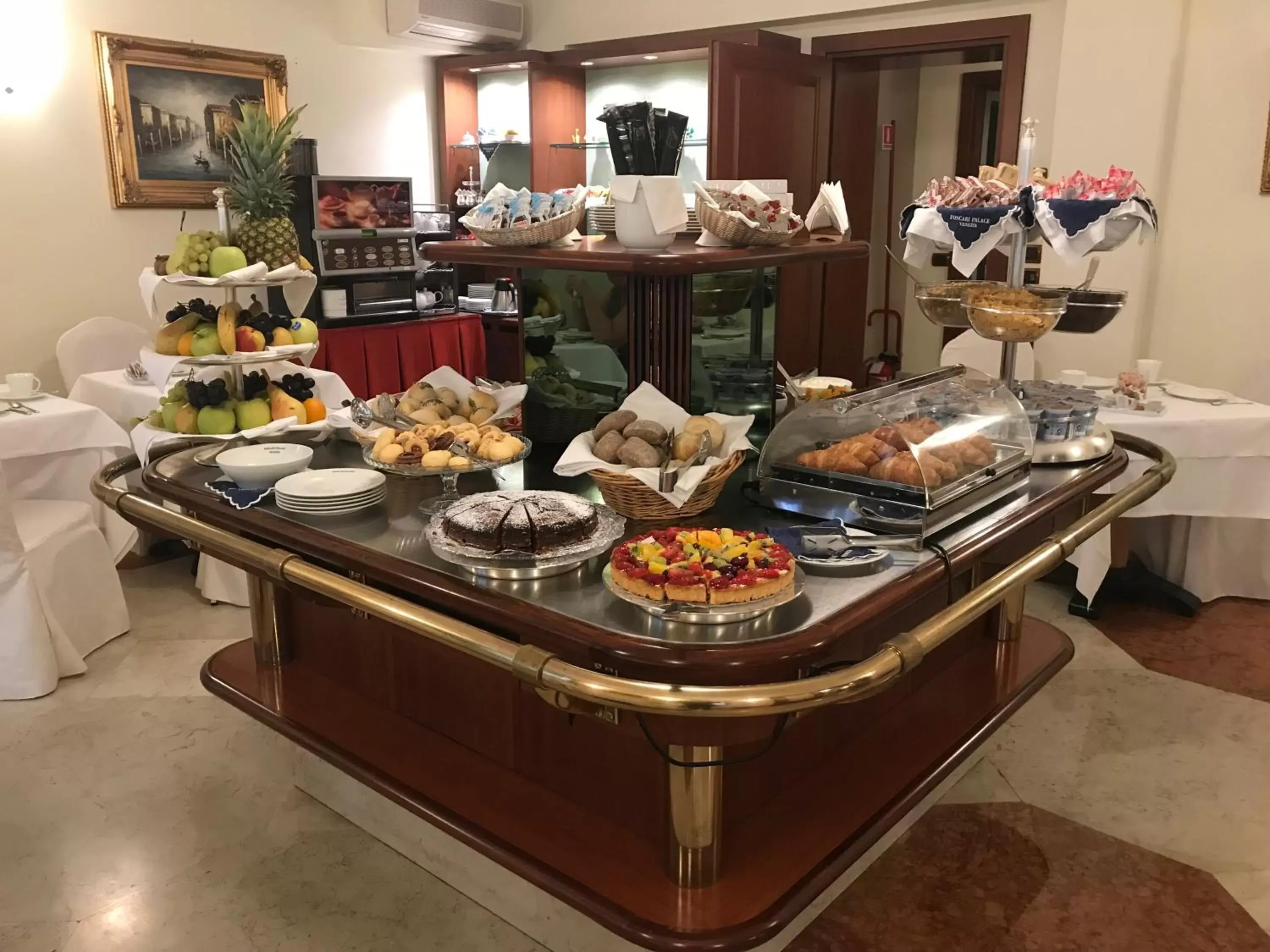 Food and drinks in Foscari Palace
