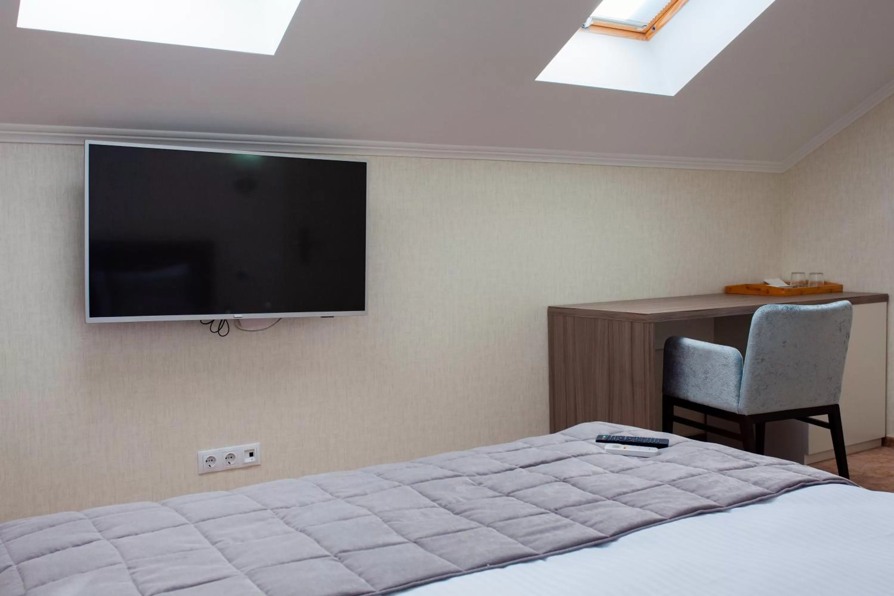 TV and multimedia, Bed in Familion ApartHotel