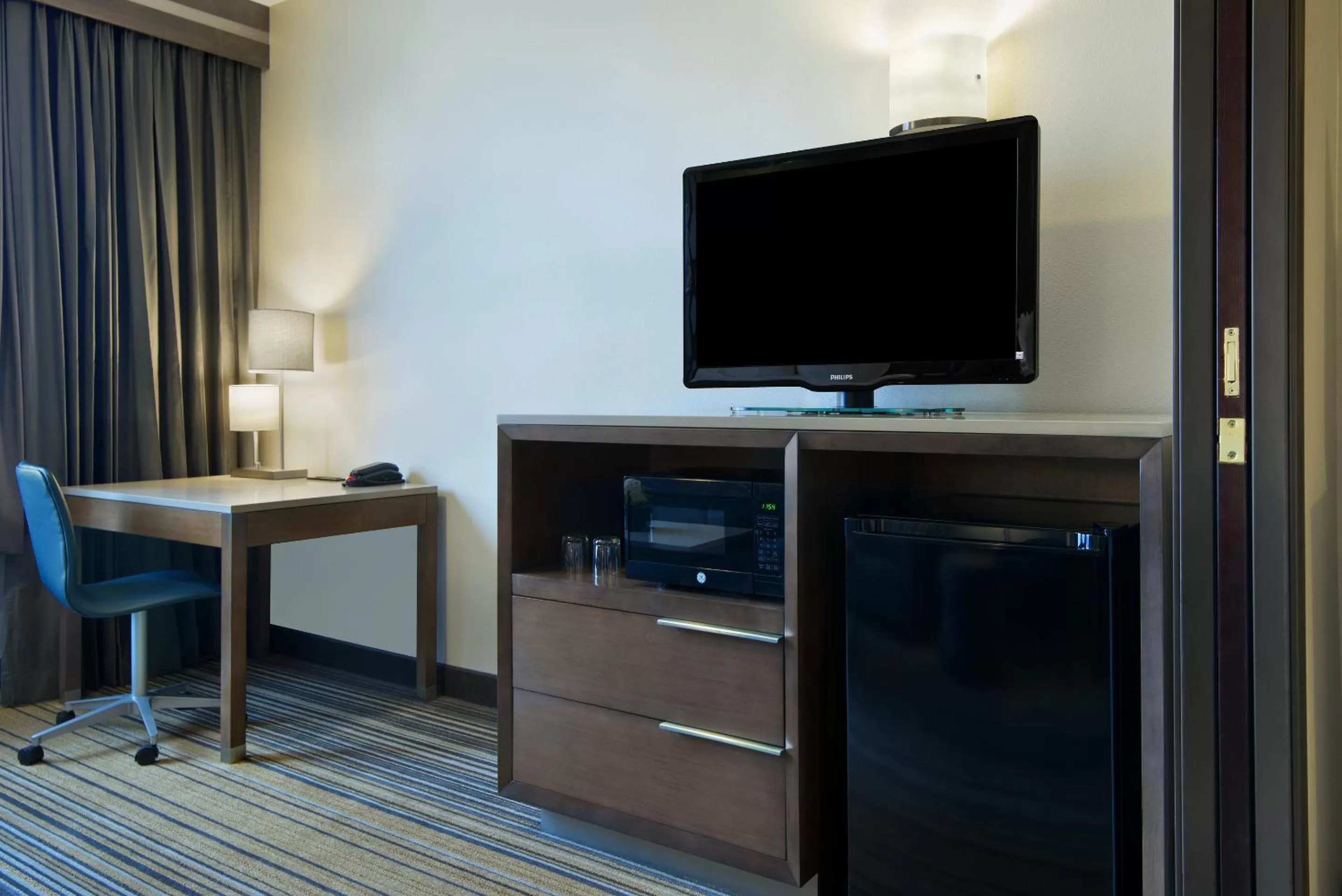 TV and multimedia in Oxford Suites Spokane Downtown