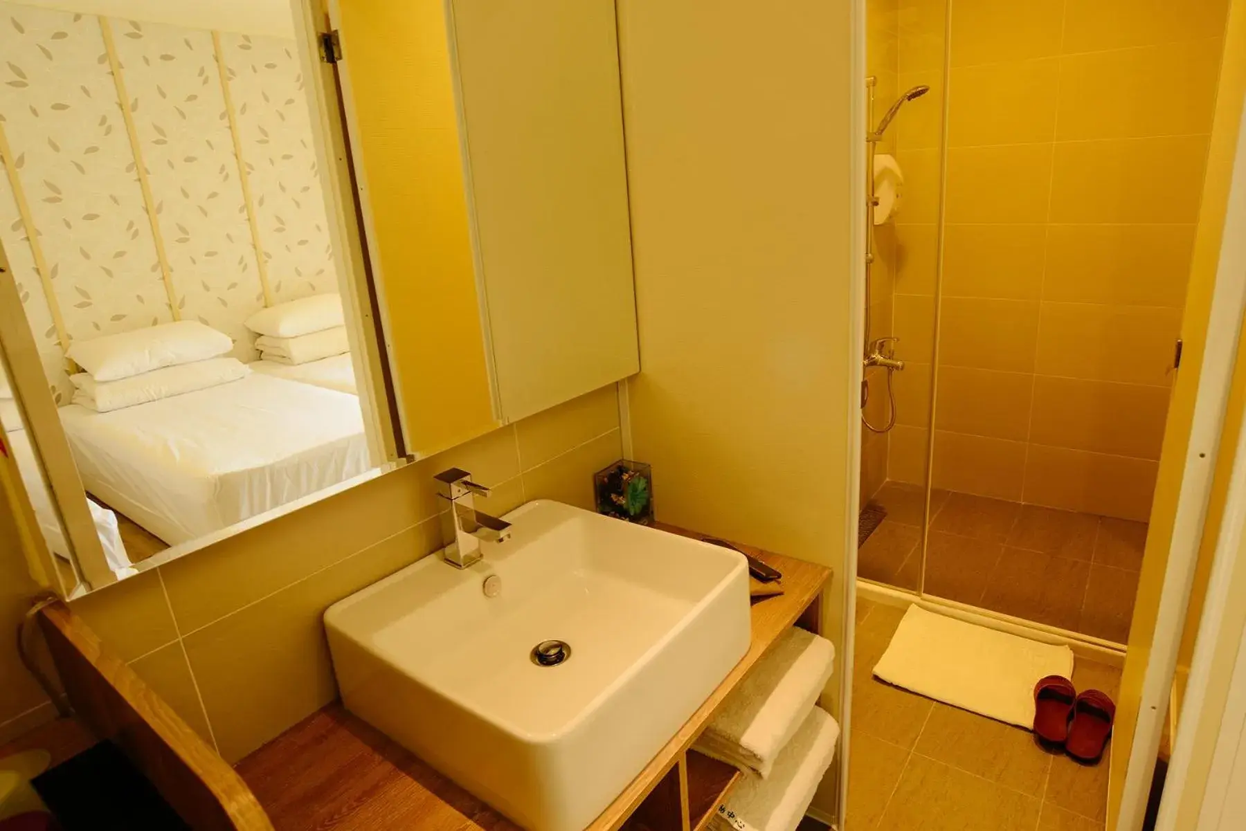 Bathroom in Chengching Lakeside Resort