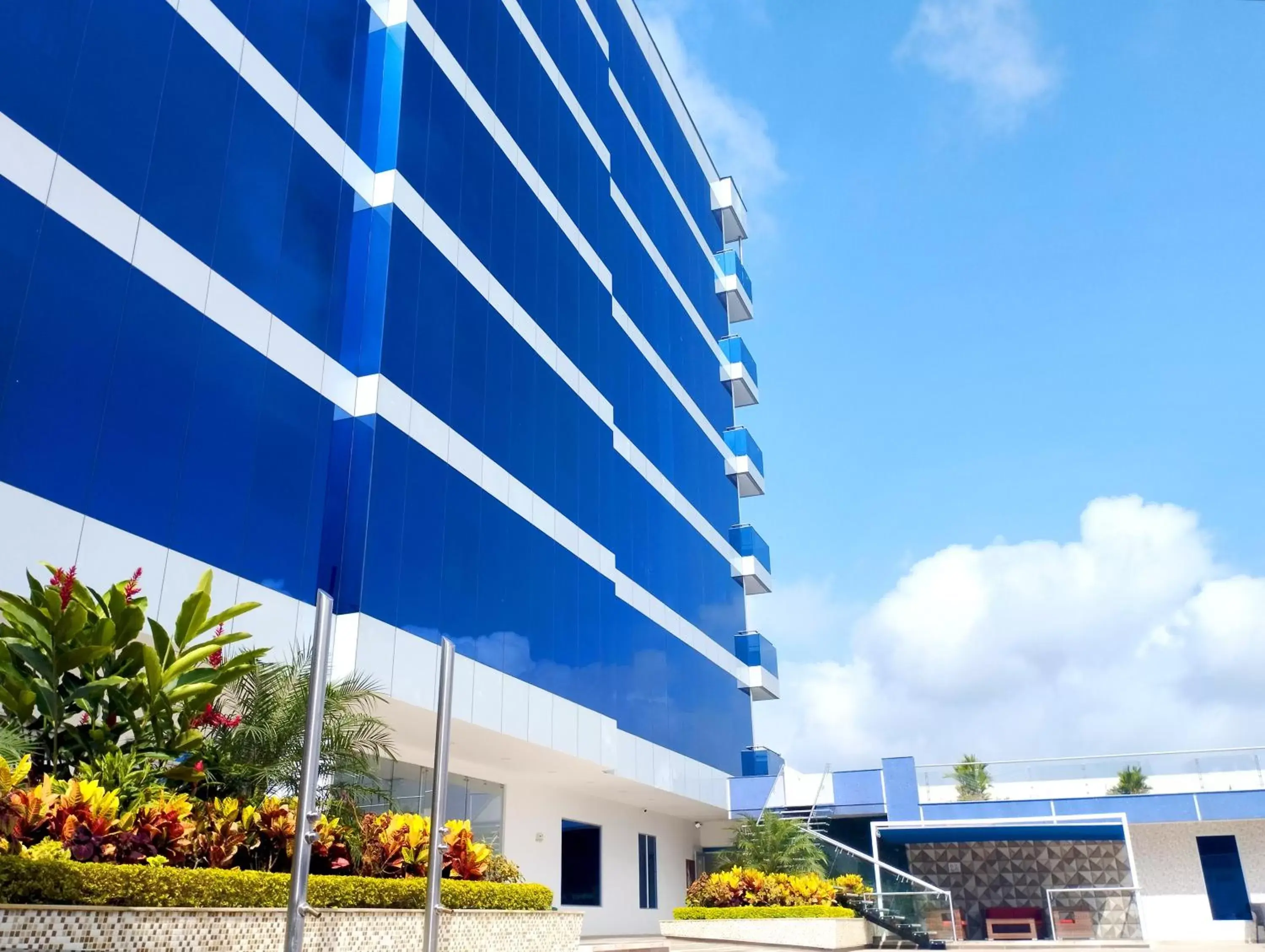 Property building in Hotel Real Elim International Property building in Hotel Real Elim International