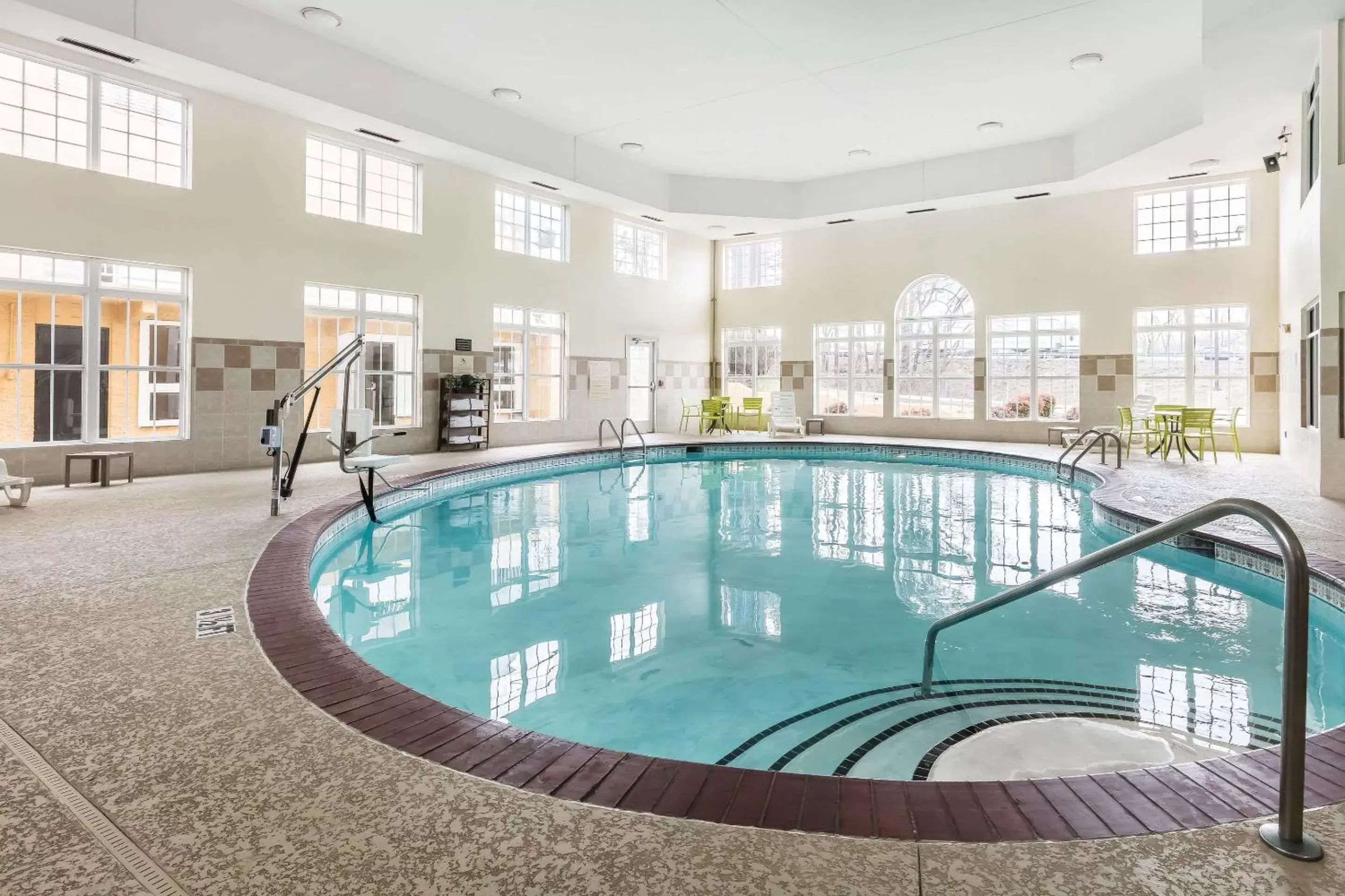 On site, Swimming Pool in Comfort Inn & Suites Nashville-Antioch