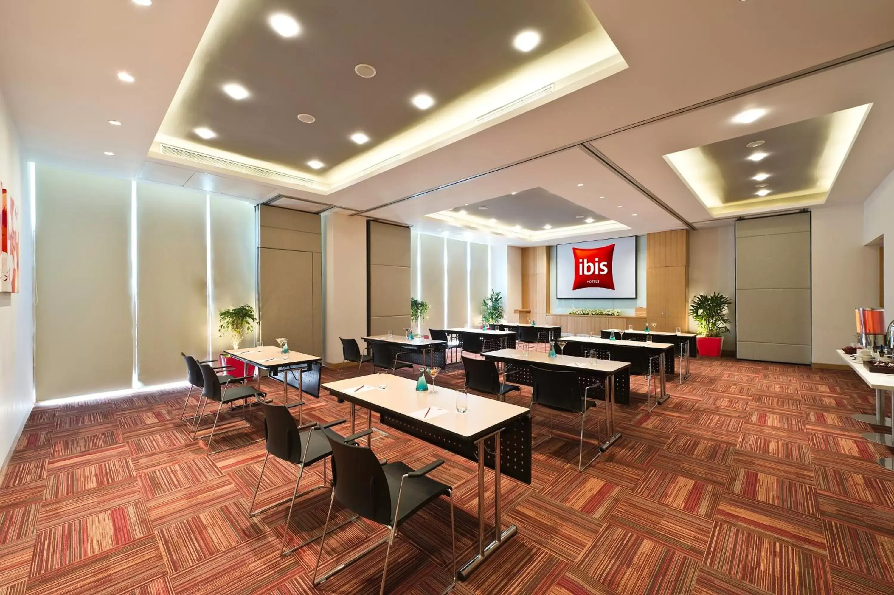 Business facilities in ibis Navi Mumbai - An Accor Brand