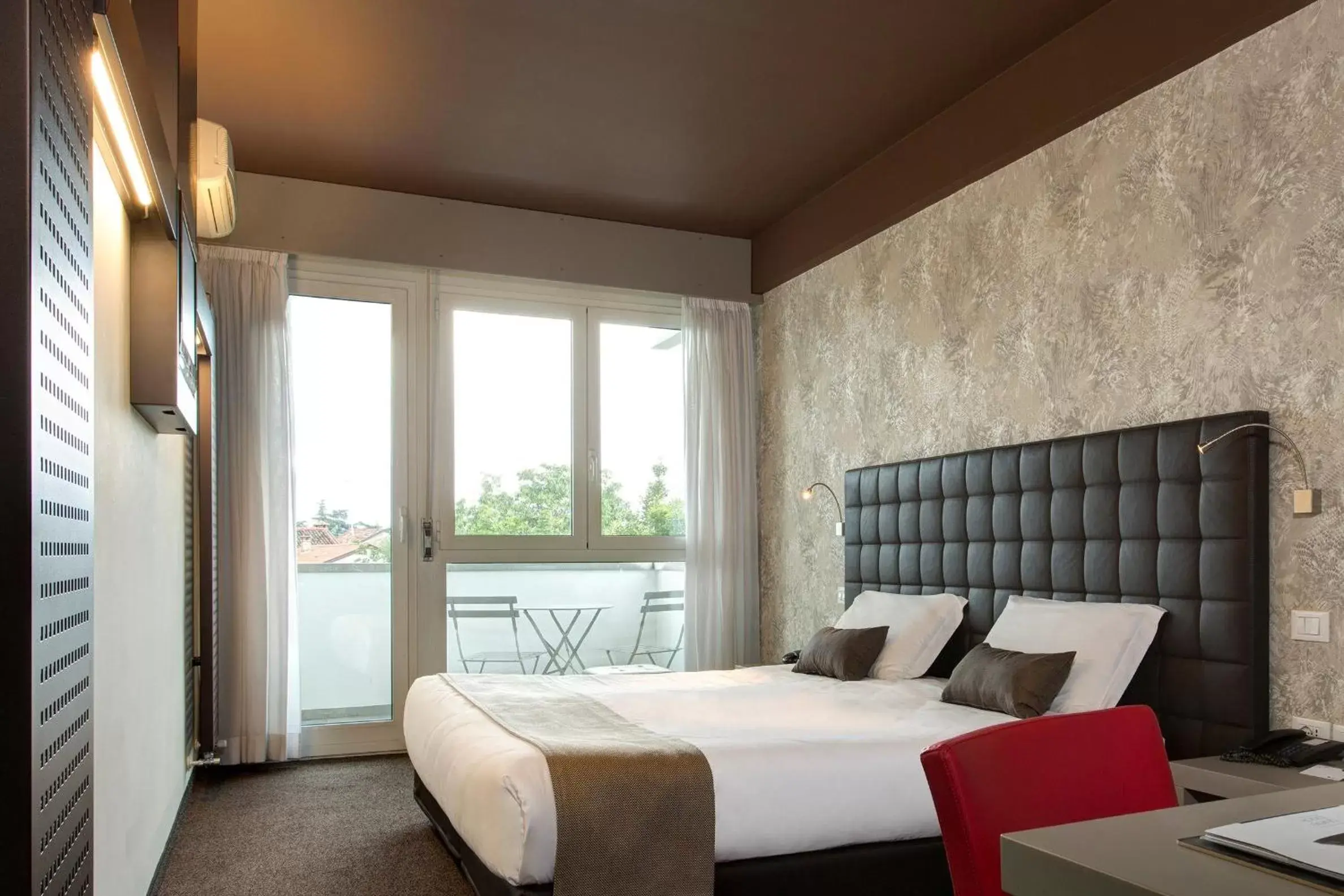 Comfort King Room in Best Western Hotel Continental Comfort King Room in Best Western Hotel Continental