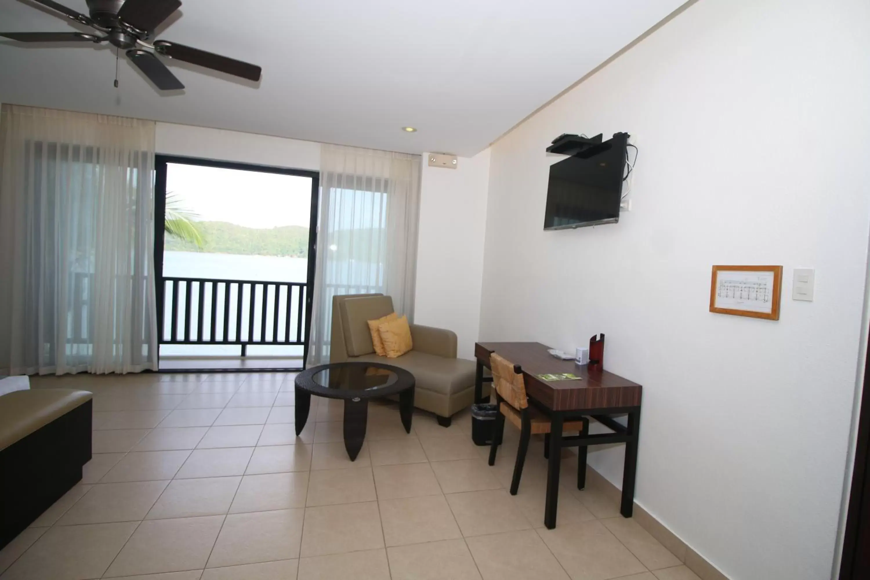 Waterfront King Room in Busuanga Bay Lodge Waterfront King Room in Busuanga Bay Lodge