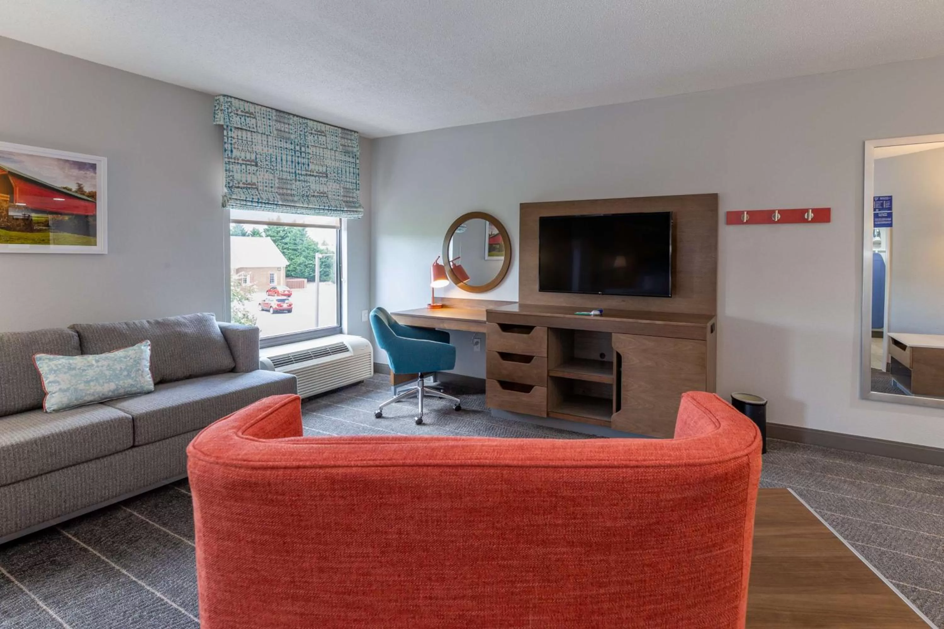 Bedroom in Hampton Inn Christiansburg/Blacksburg