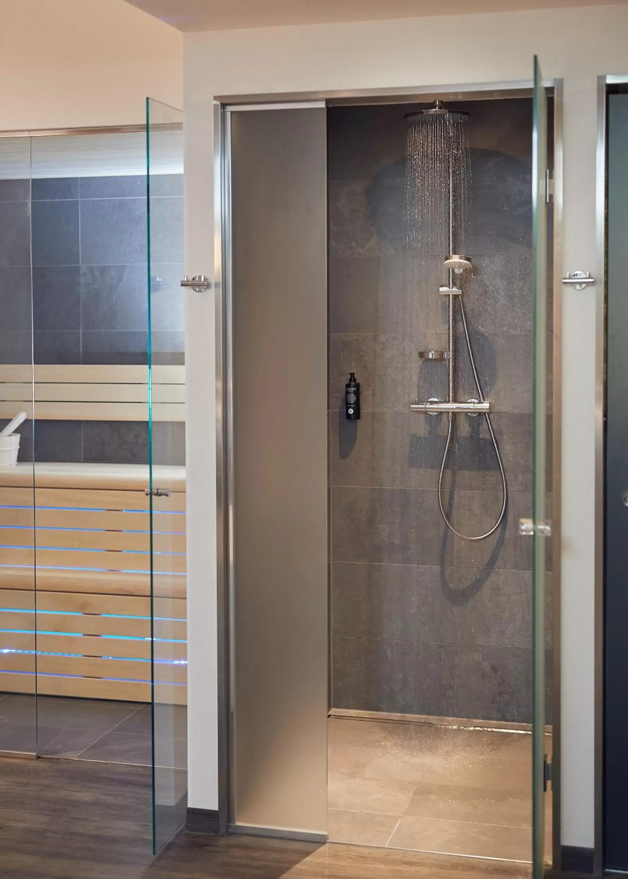 Sauna, Bathroom in Inntel Hotels Amsterdam Centre