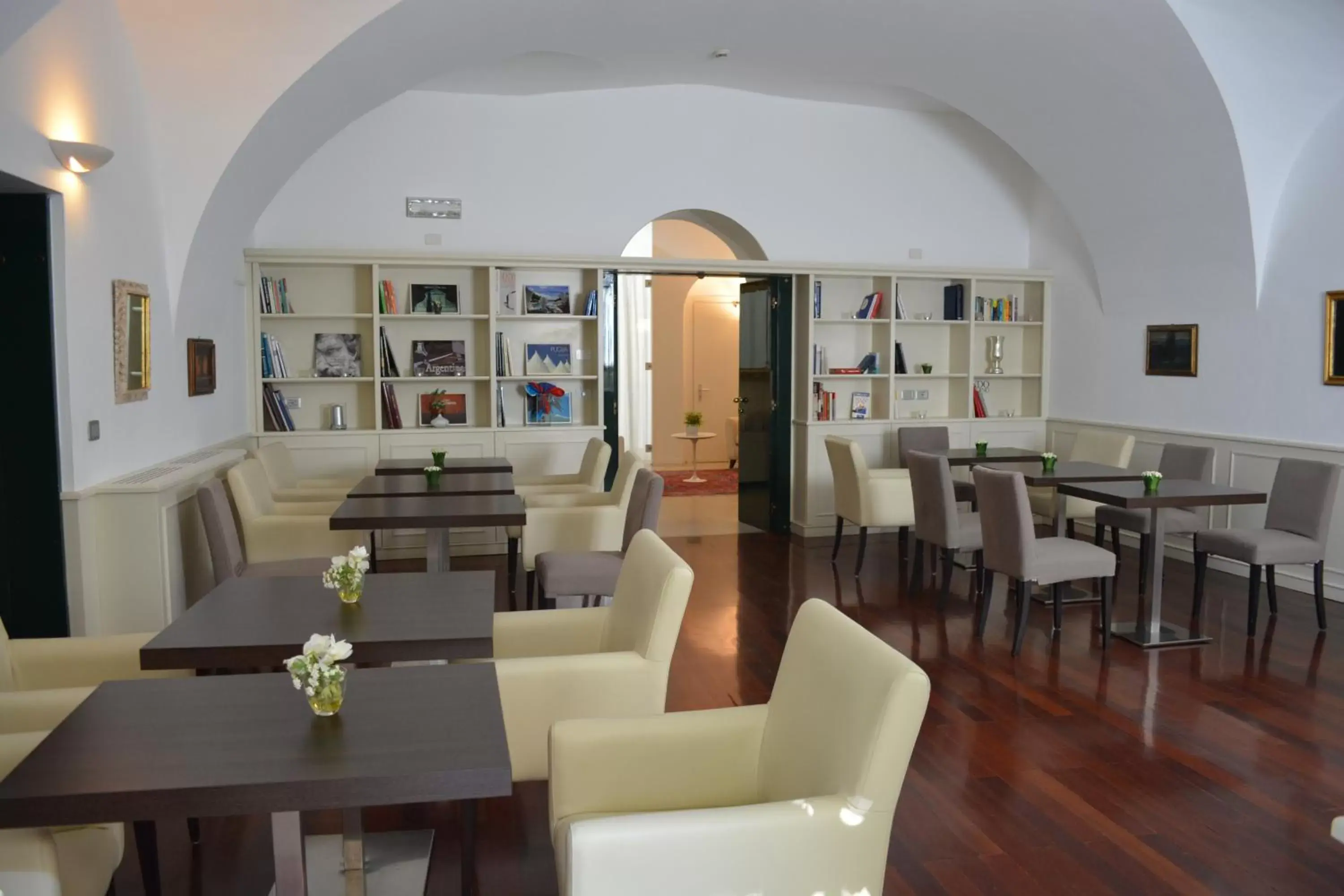 Business facilities, Restaurant/Places to Eat in Albergo Accademia