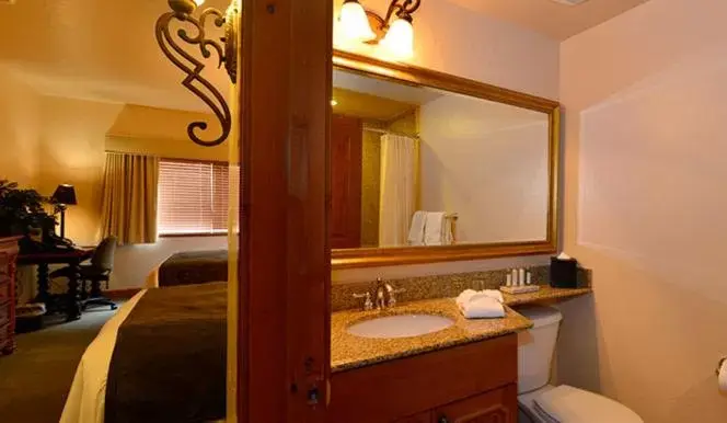 Bathroom in Zermatt Utah Resort & Spa Trademark Collection by Wyndham