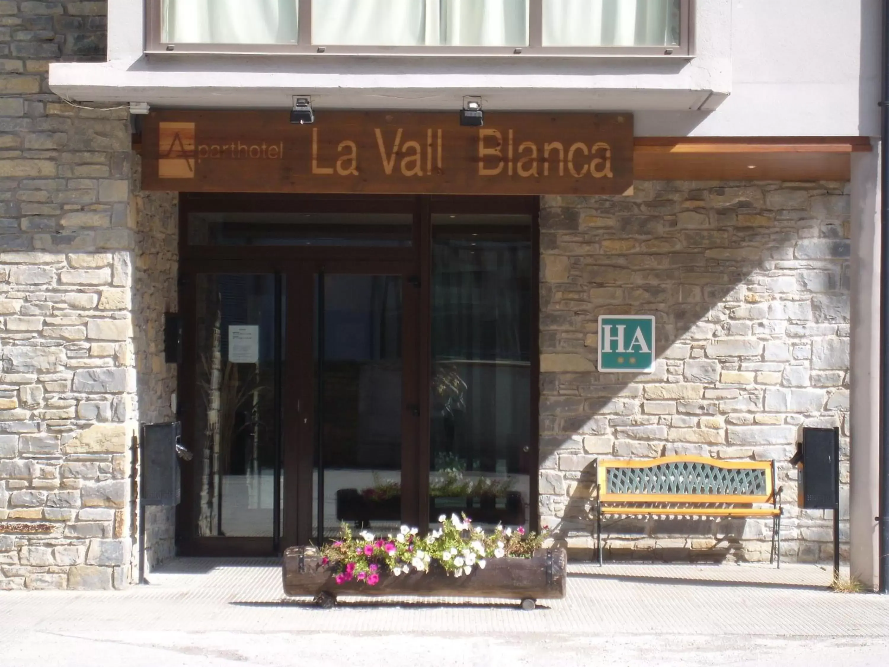 Facade/entrance in Aparthotel La Vall Blanca