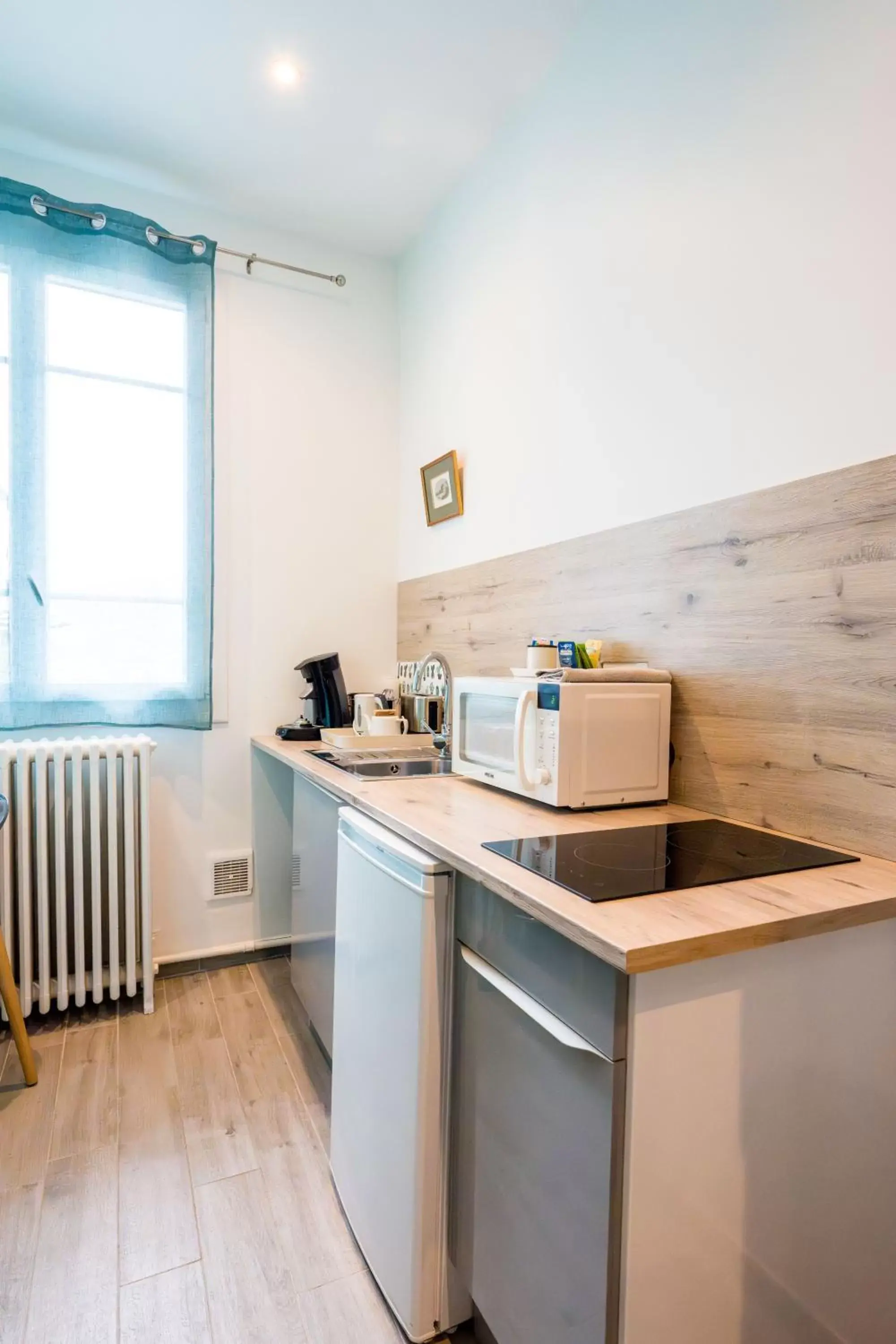 Kitchen or kitchenette, Kitchen/Kitchenette in La Maison Jaffran, suite en ville