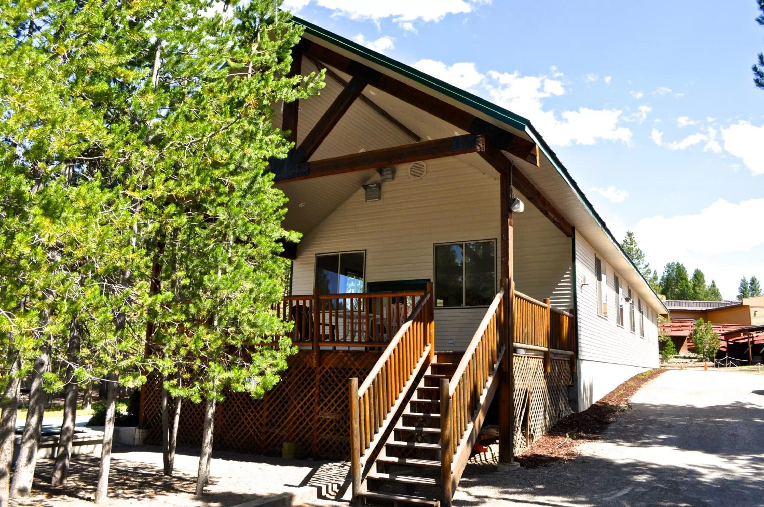 Facade/entrance in Sawtelle Mountain Resort