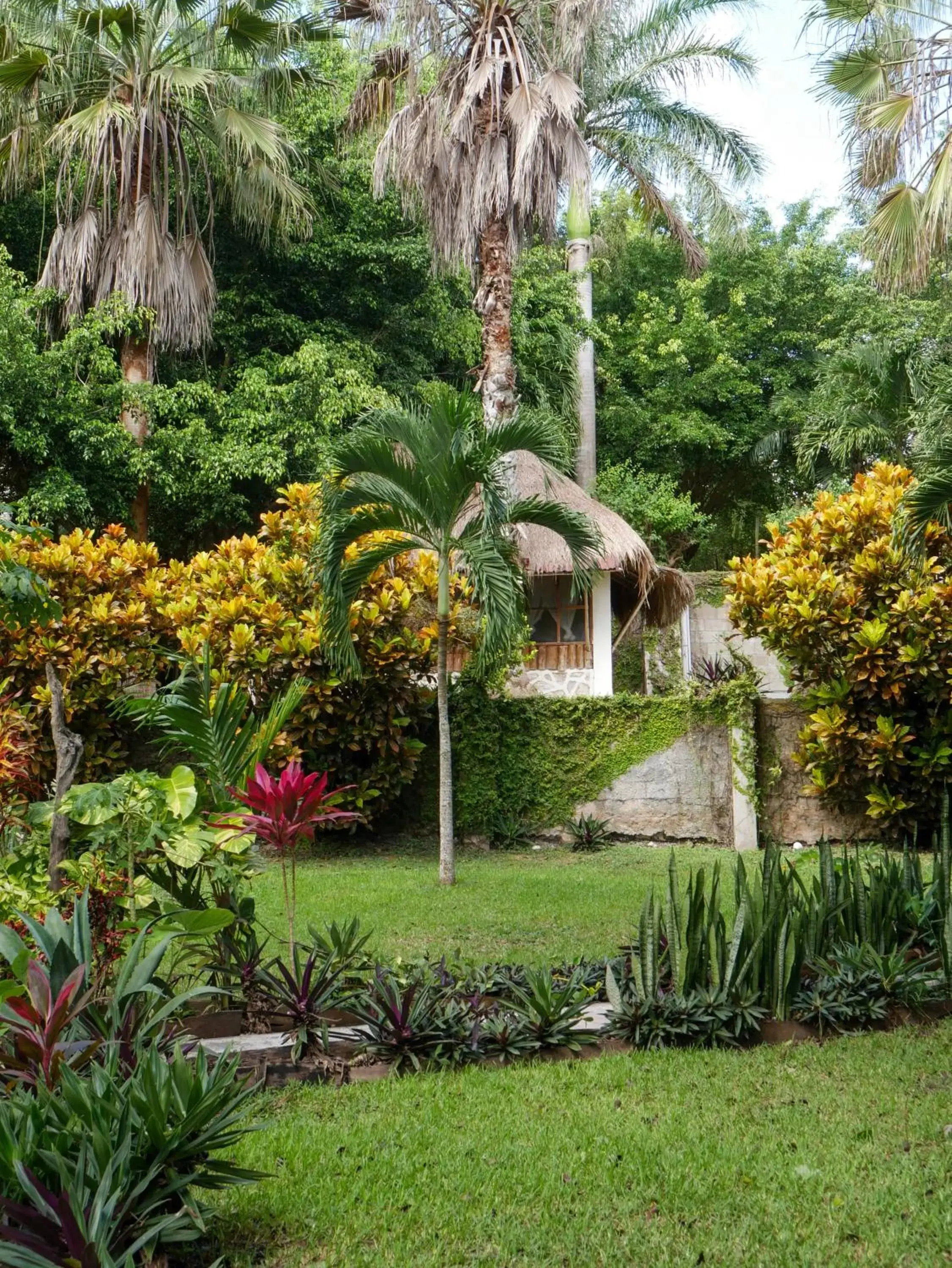 Bedroom, Garden in Villa Santuario Lake front Oasis