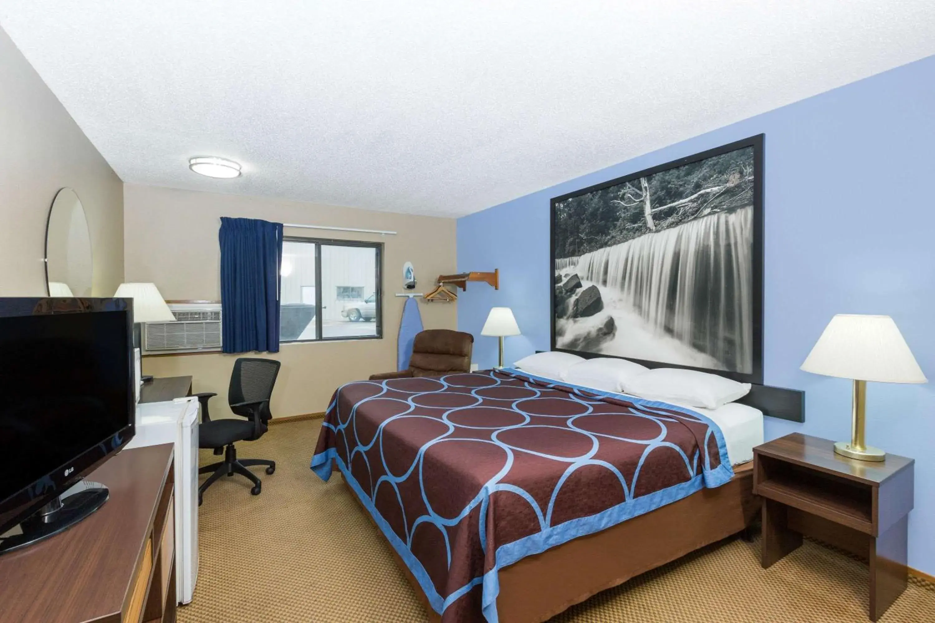 Photo of the whole room in Super 8 by Wyndham Manhattan KS