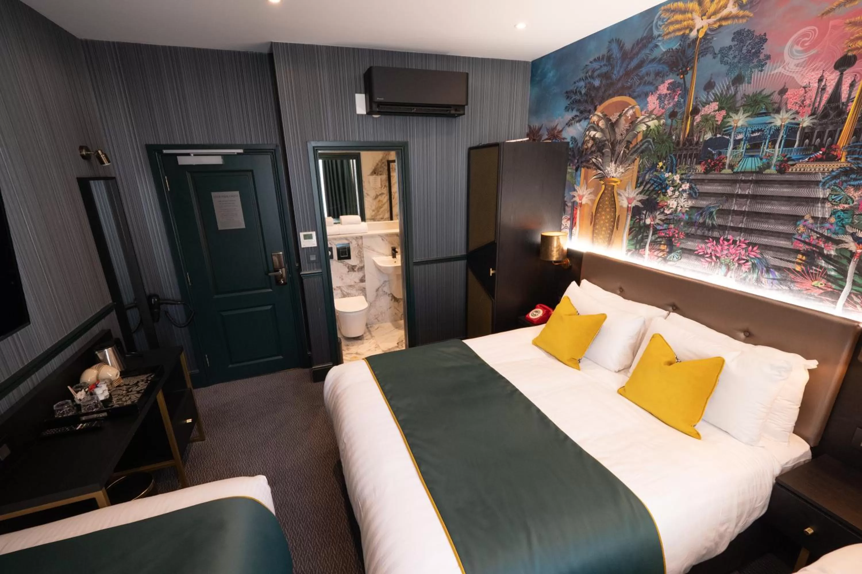 Bed in Hyde Park Green