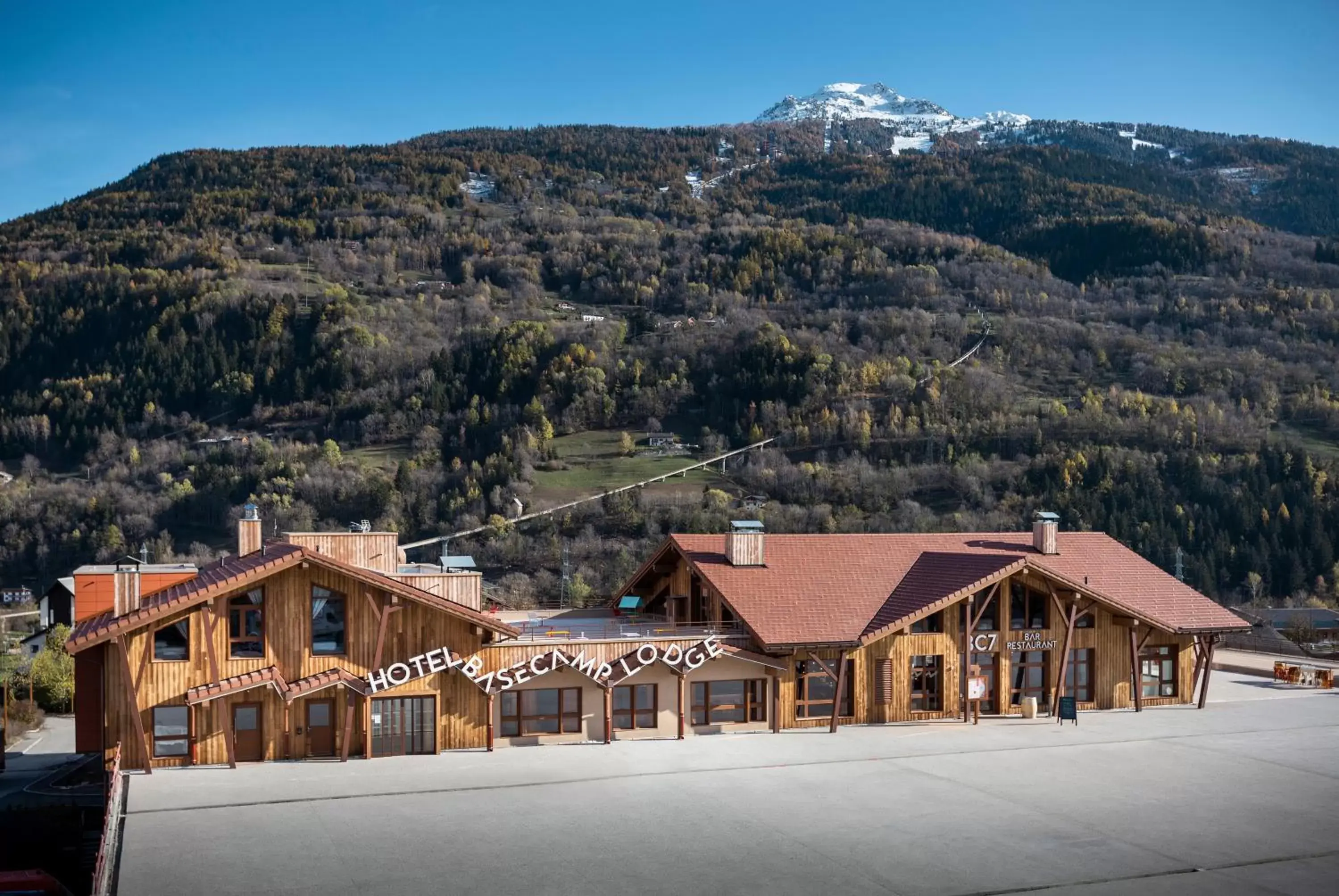 Facade/entrance, Property Building in Hotel Base Camp Lodge - Bourg Saint Maurice