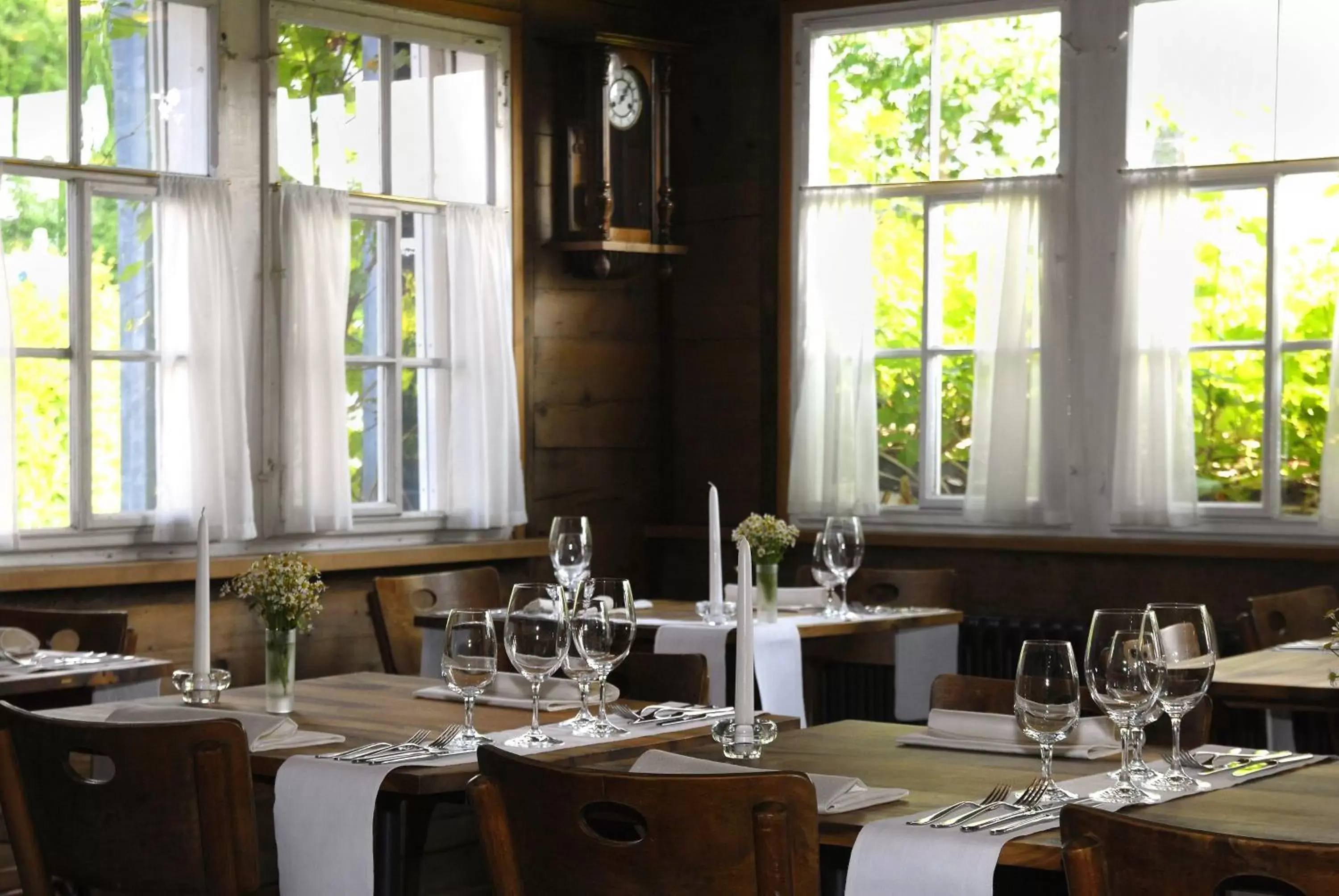 Restaurant/Places to Eat in Gasthaus Rössli