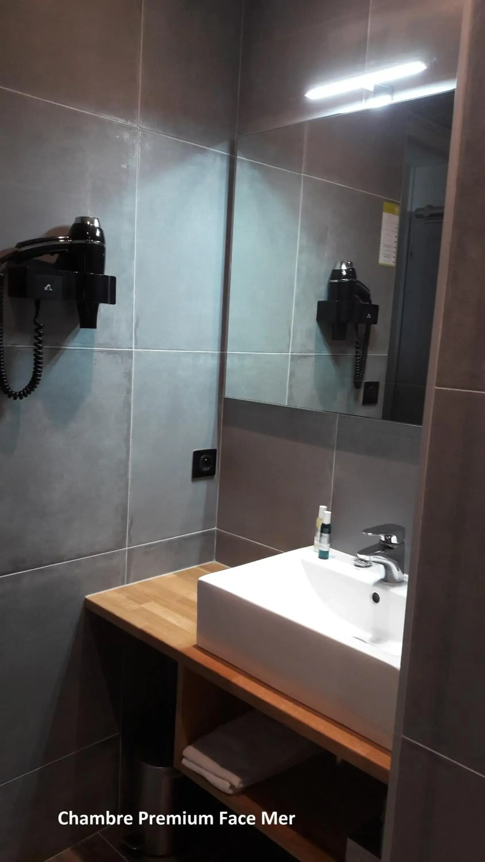 Shower, Bathroom in Hotel les Brises