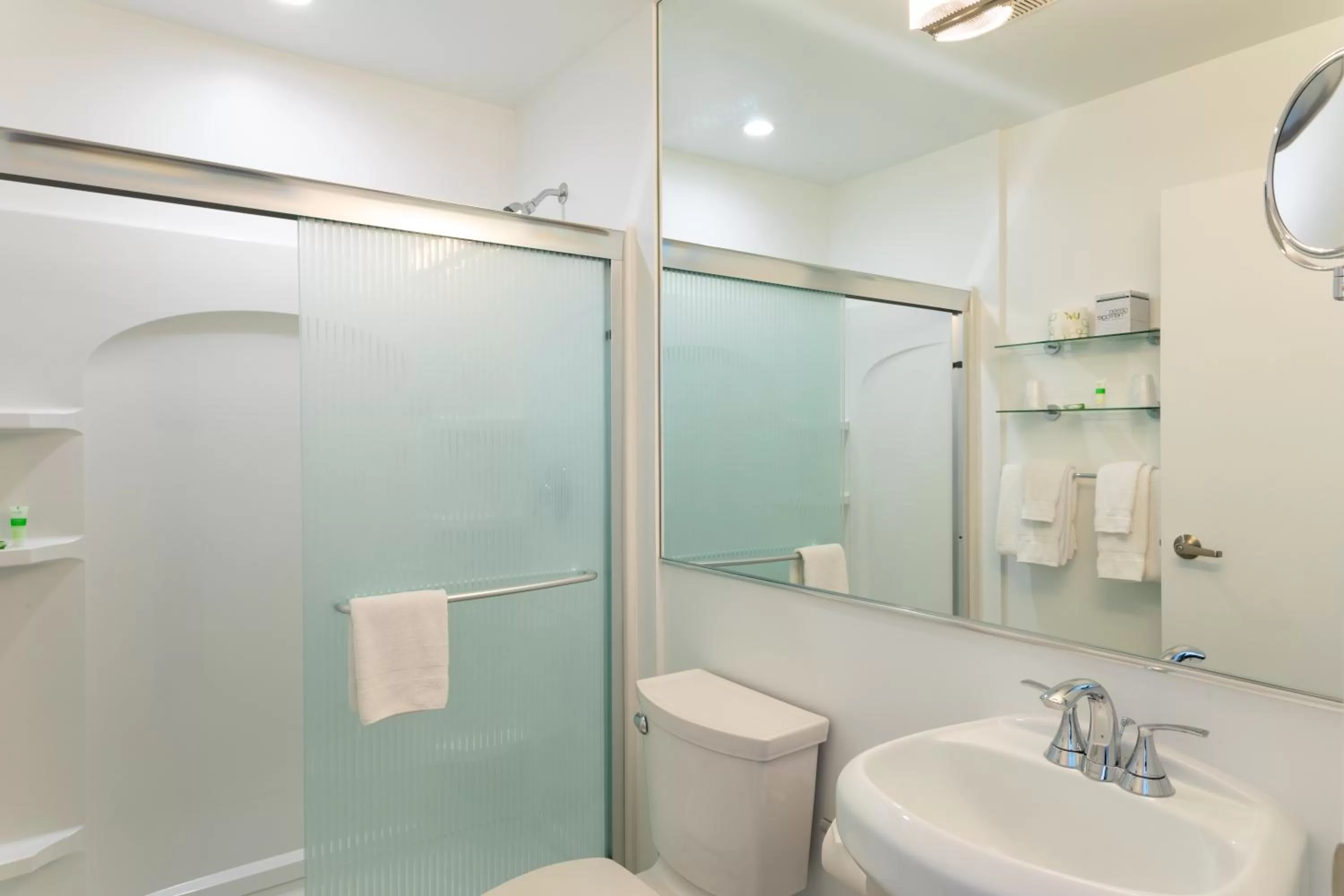 Bathroom in President Hotel