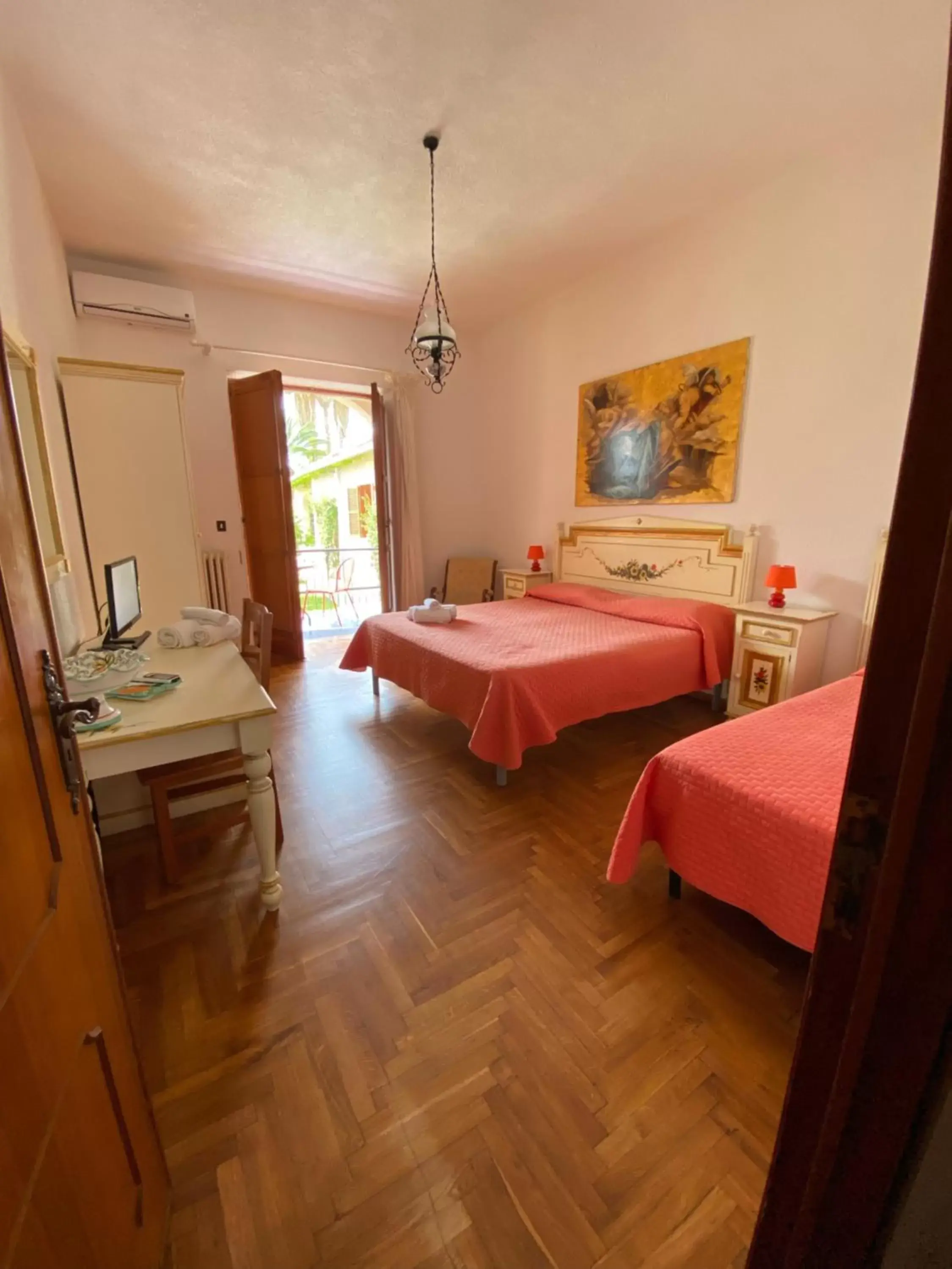 Photo of the whole room, Bed in Villa Giada