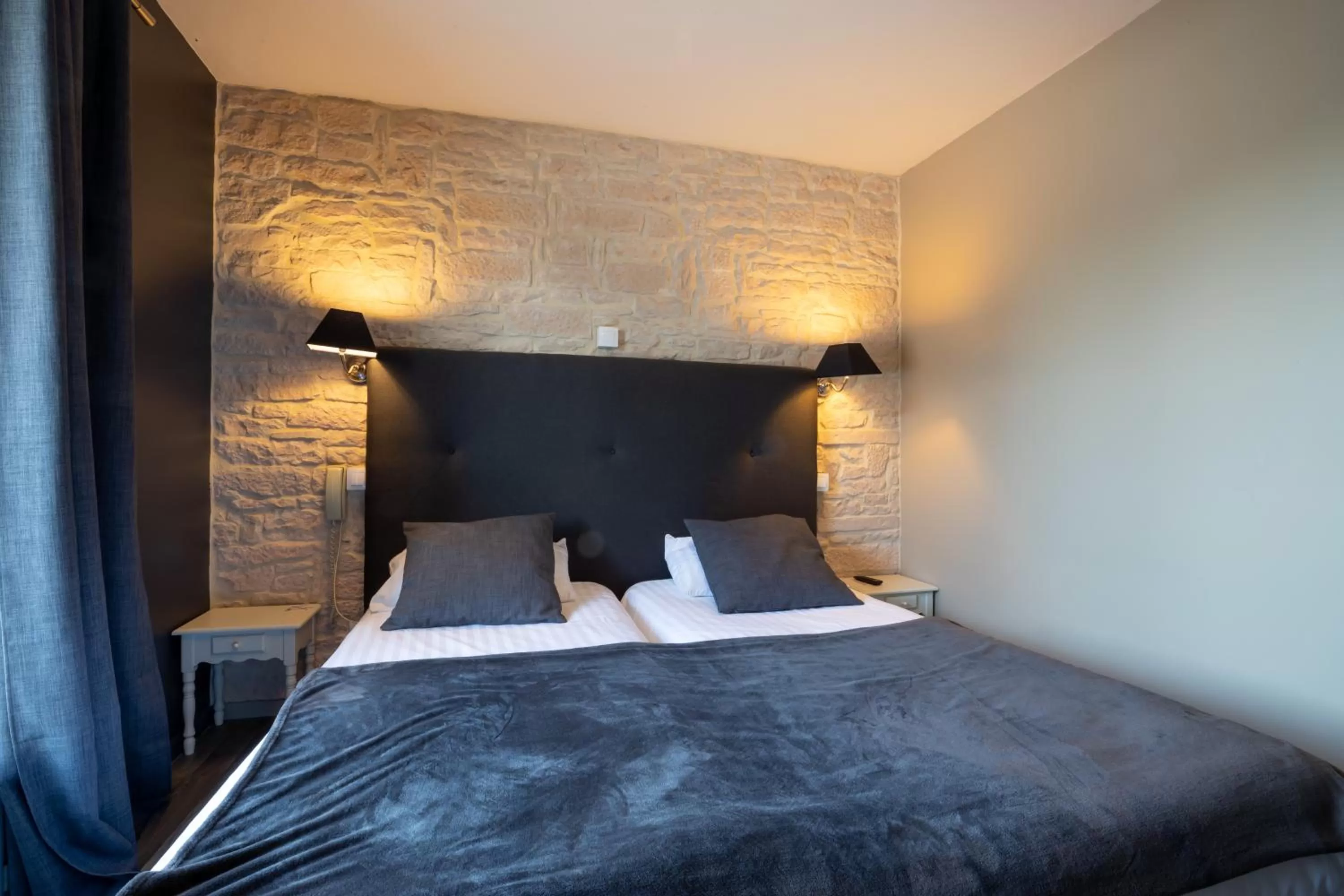 TV and multimedia, Bed in Hôtel Parc Adelie