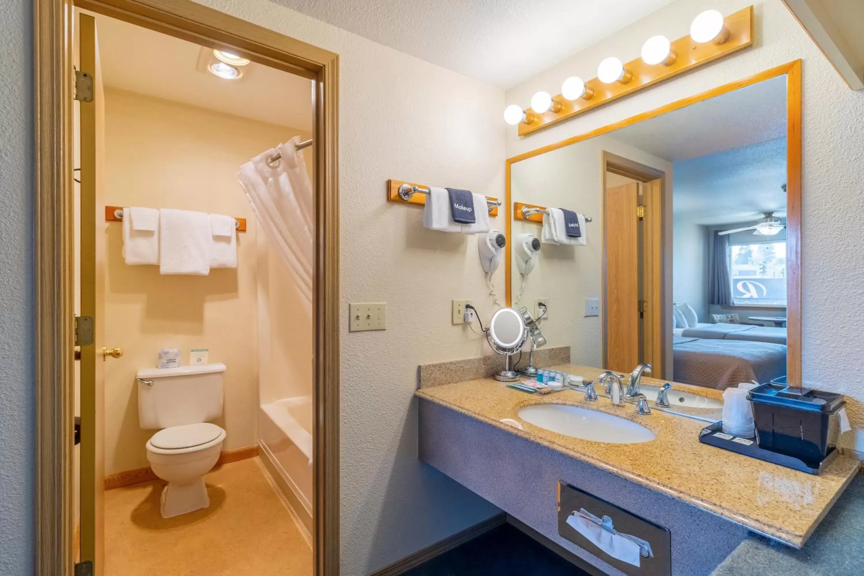 Bathroom in Resort City Inn Coeur d Alene