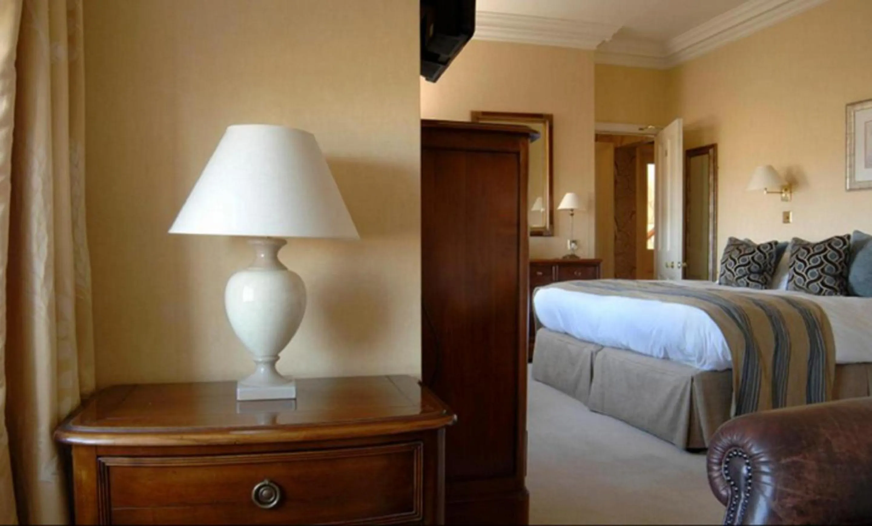 Bedroom, Bed in Wentworth Hotel