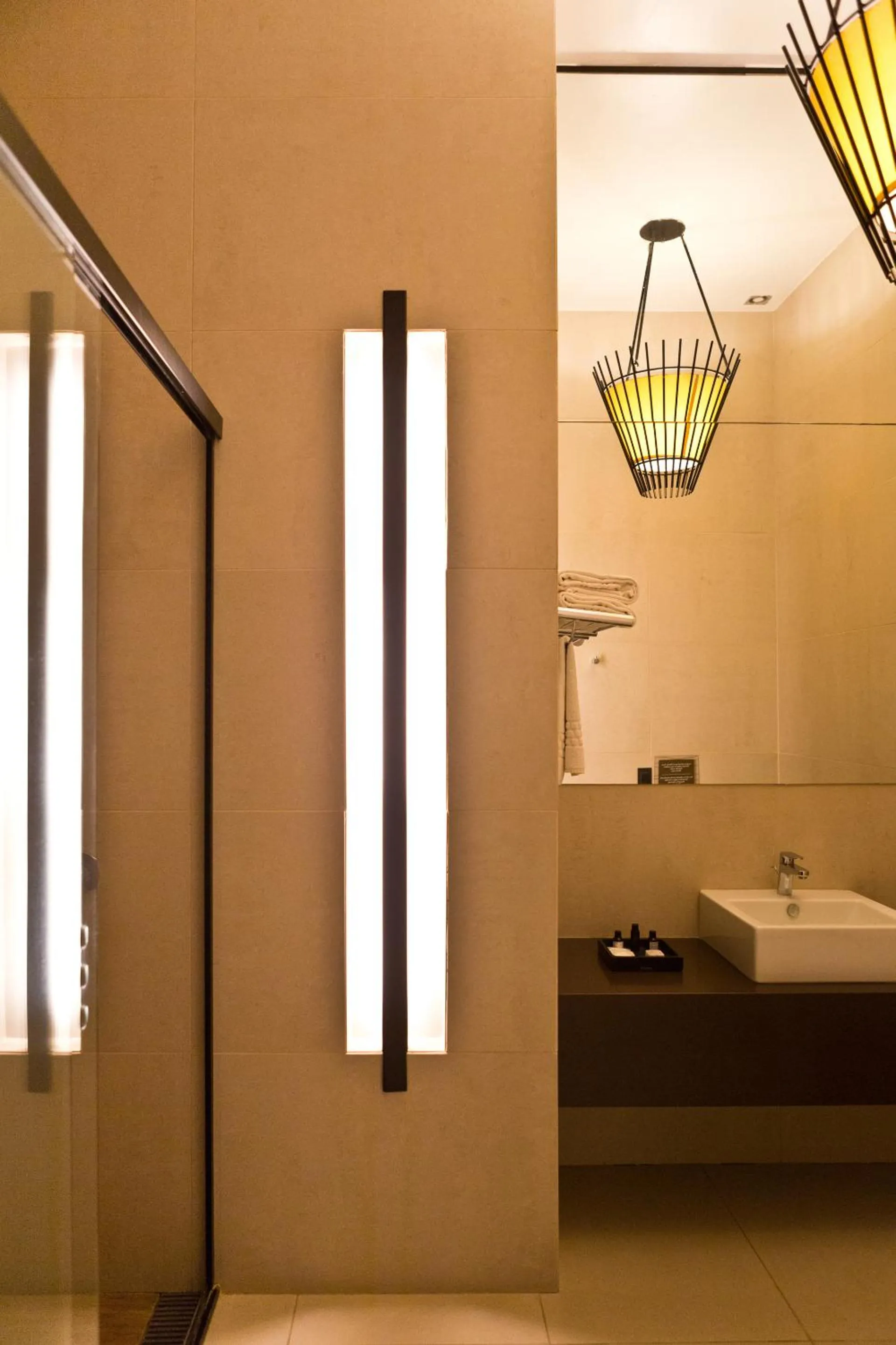 Bathroom, Bed in Ritz Leblon