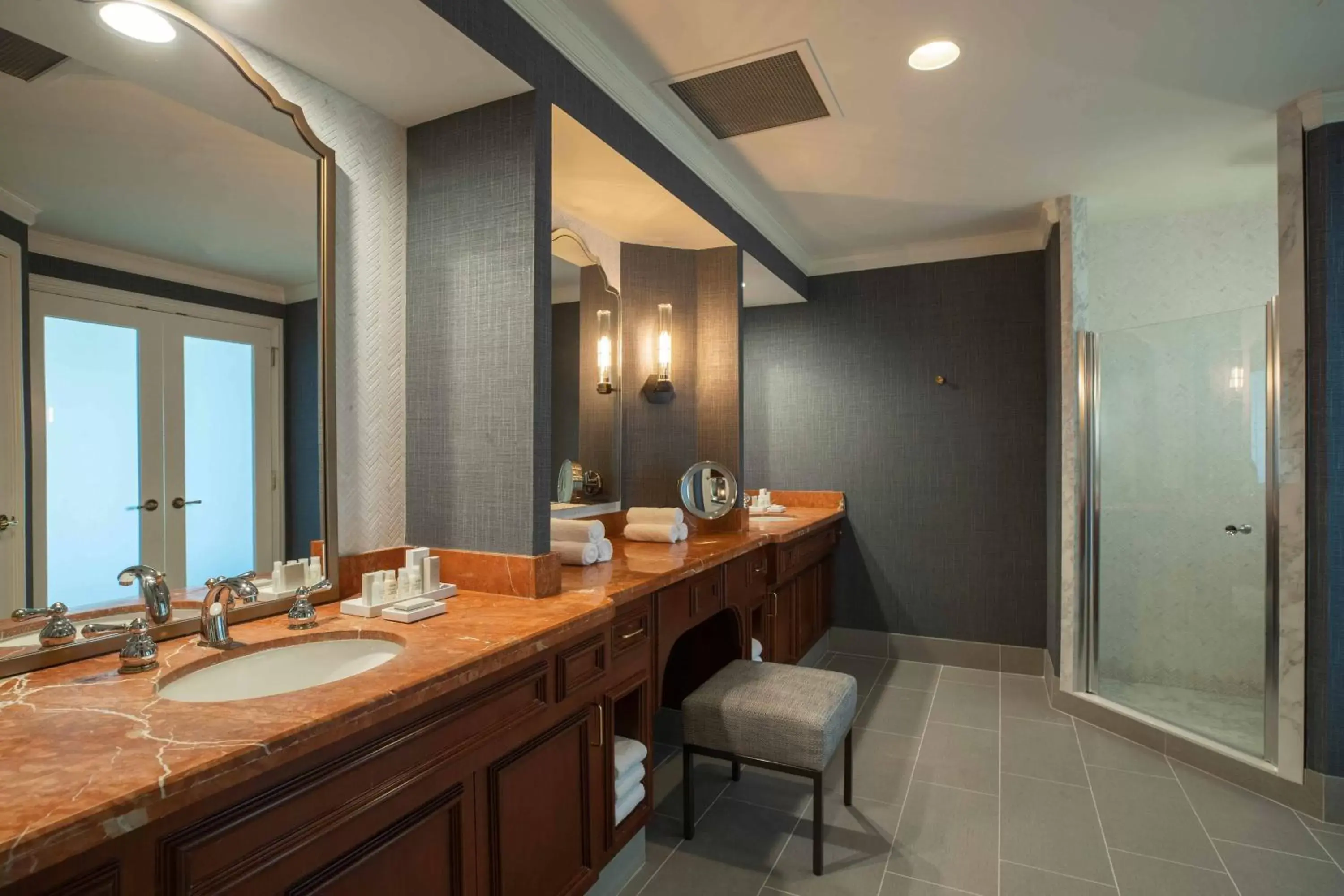 Bathroom in Renaissance Concourse Atlanta Airport Hotel