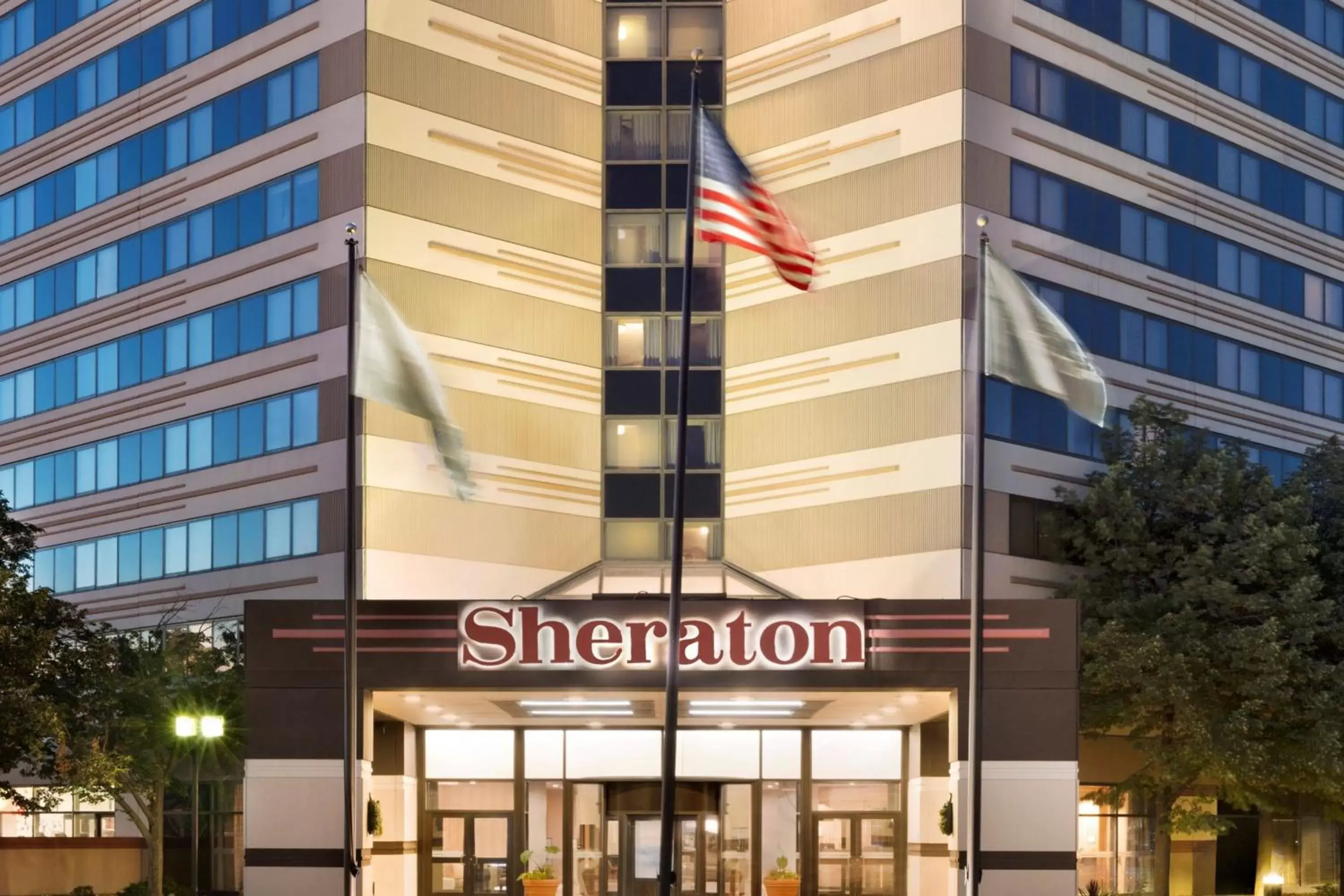 Property Building in Sheraton Suites Chicago O'Hare