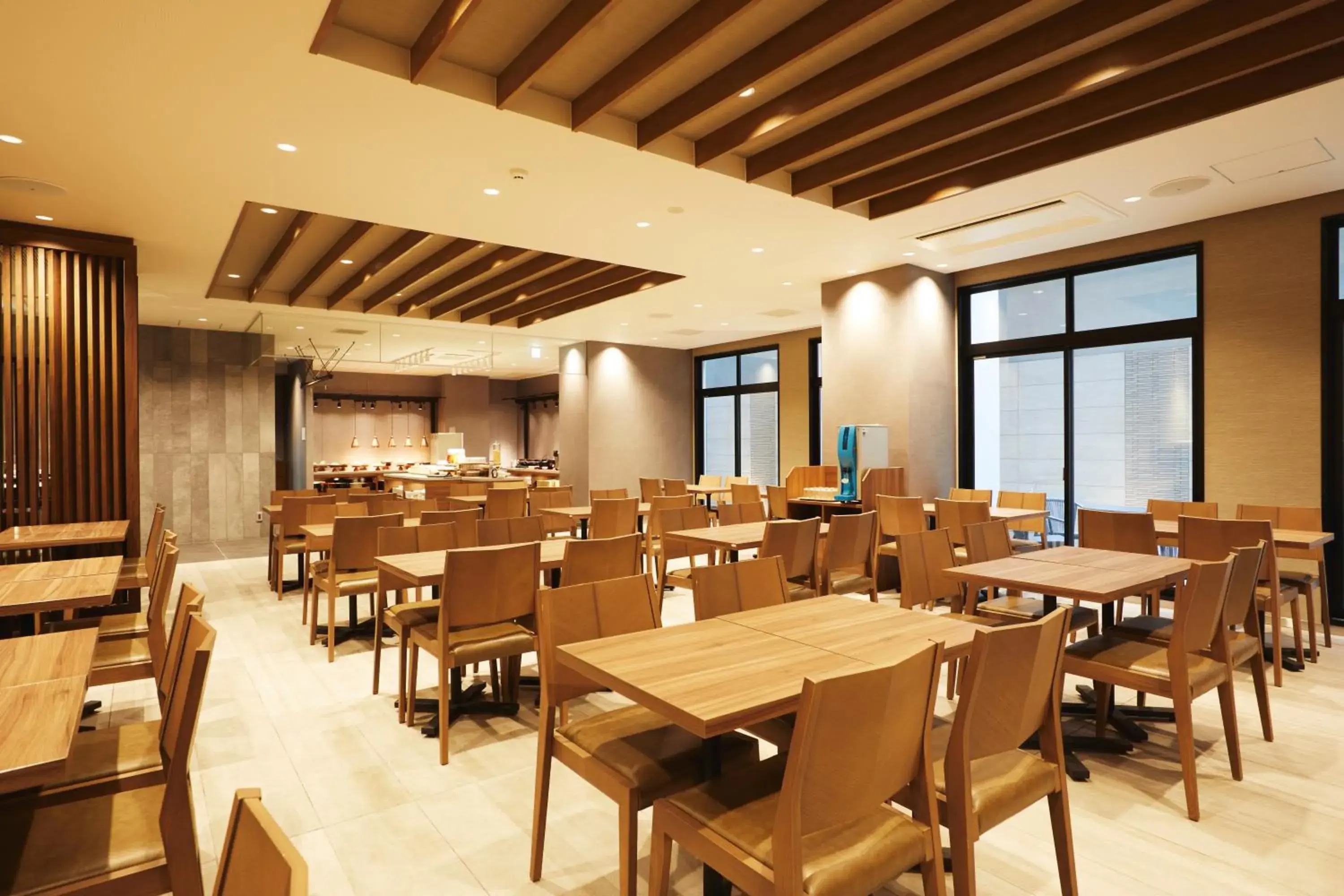 Restaurant/Places to Eat in hotel MONday KYOTO MARUTAMACHI