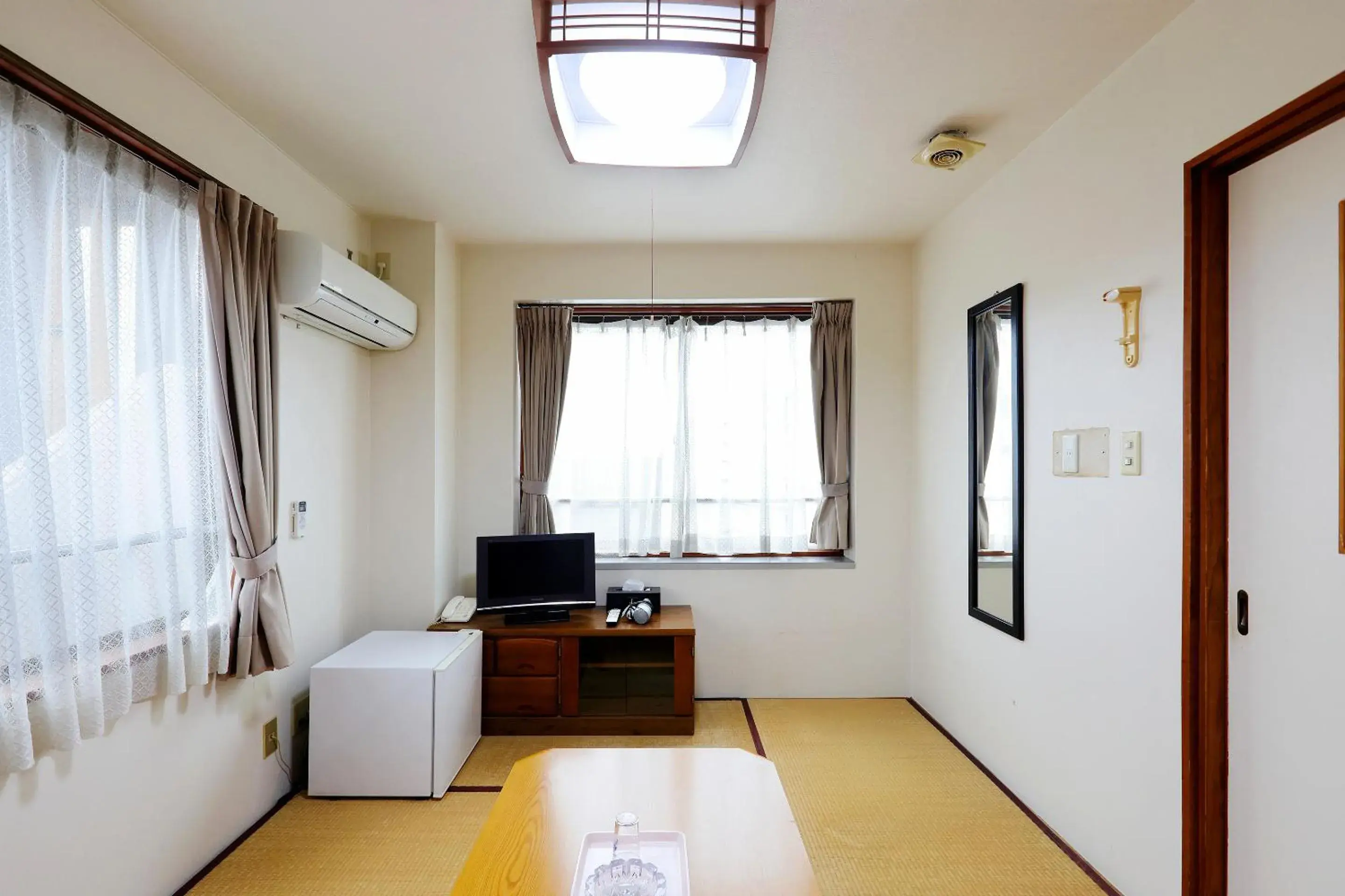 Bedroom, TV/Entertainment Center in Tabist Rays Hotel Yakata