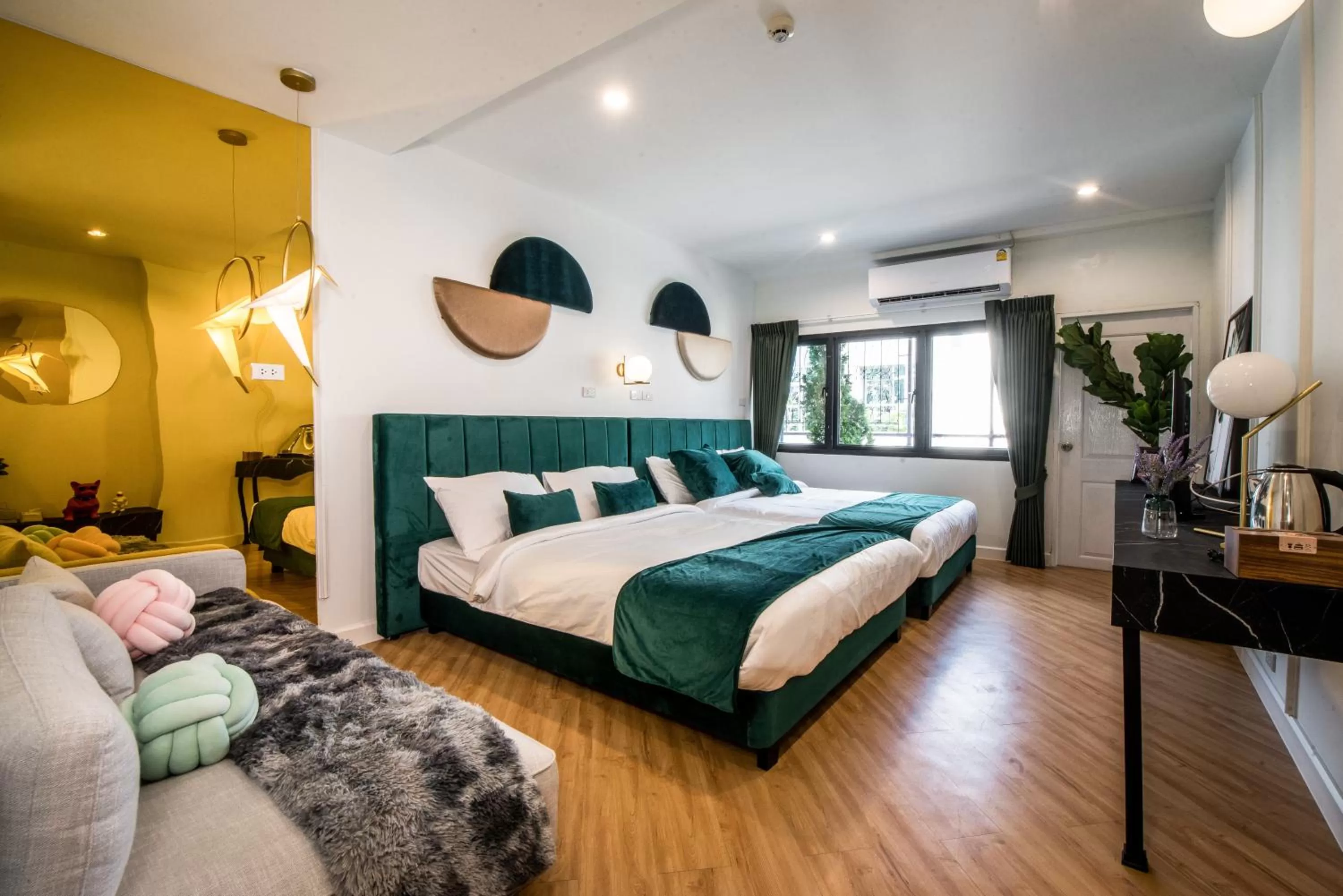 Photo of the whole room, Bed in Theme Boutique Hotel Bangkok