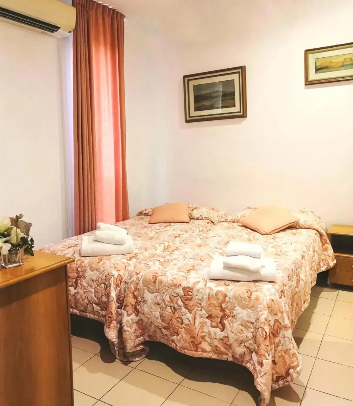 Photo of the whole room, Bed in Hotel Europa Photo of the whole room, Bed in Hotel Europa