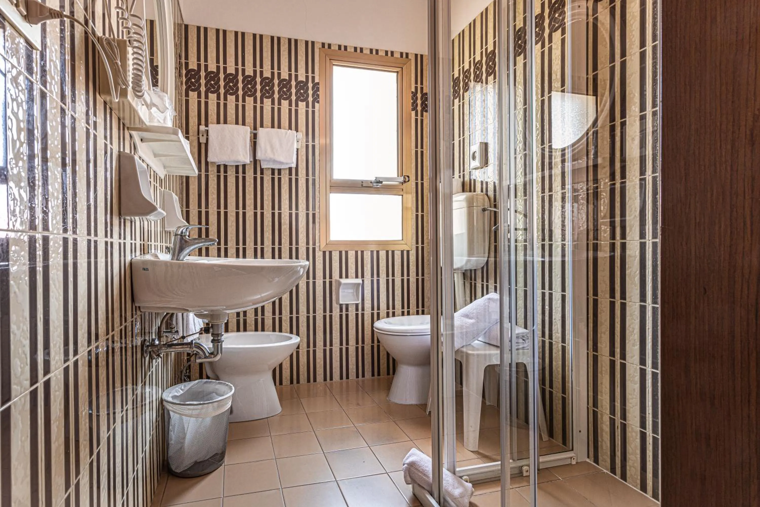 Shower in Hotel Diana