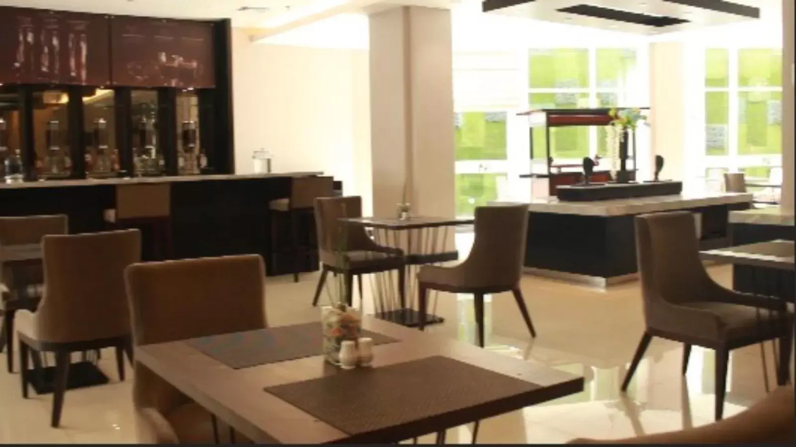 Restaurant/Places to Eat in Swiss-Belinn Tunjungan Surabaya