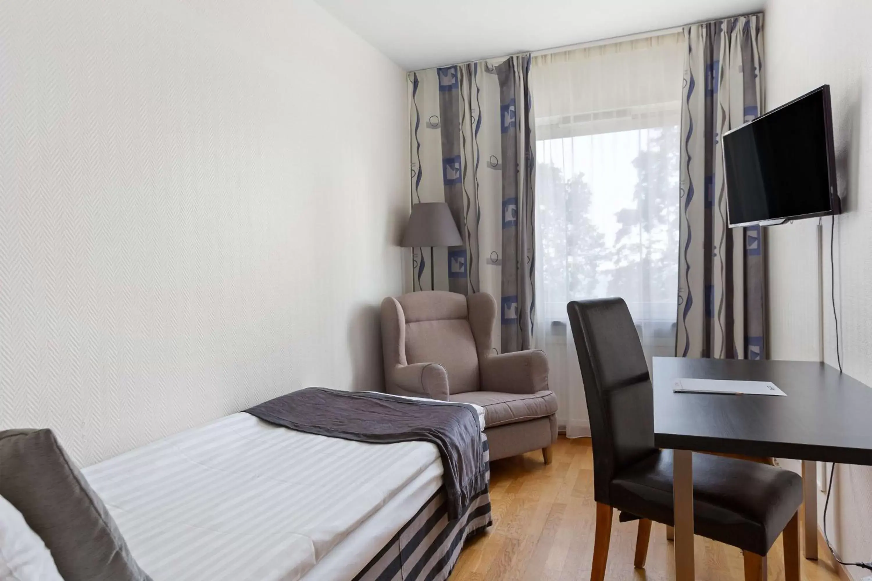 Bedroom, TV/Entertainment Center in Sure Hotel by Best Western City Jonkoping