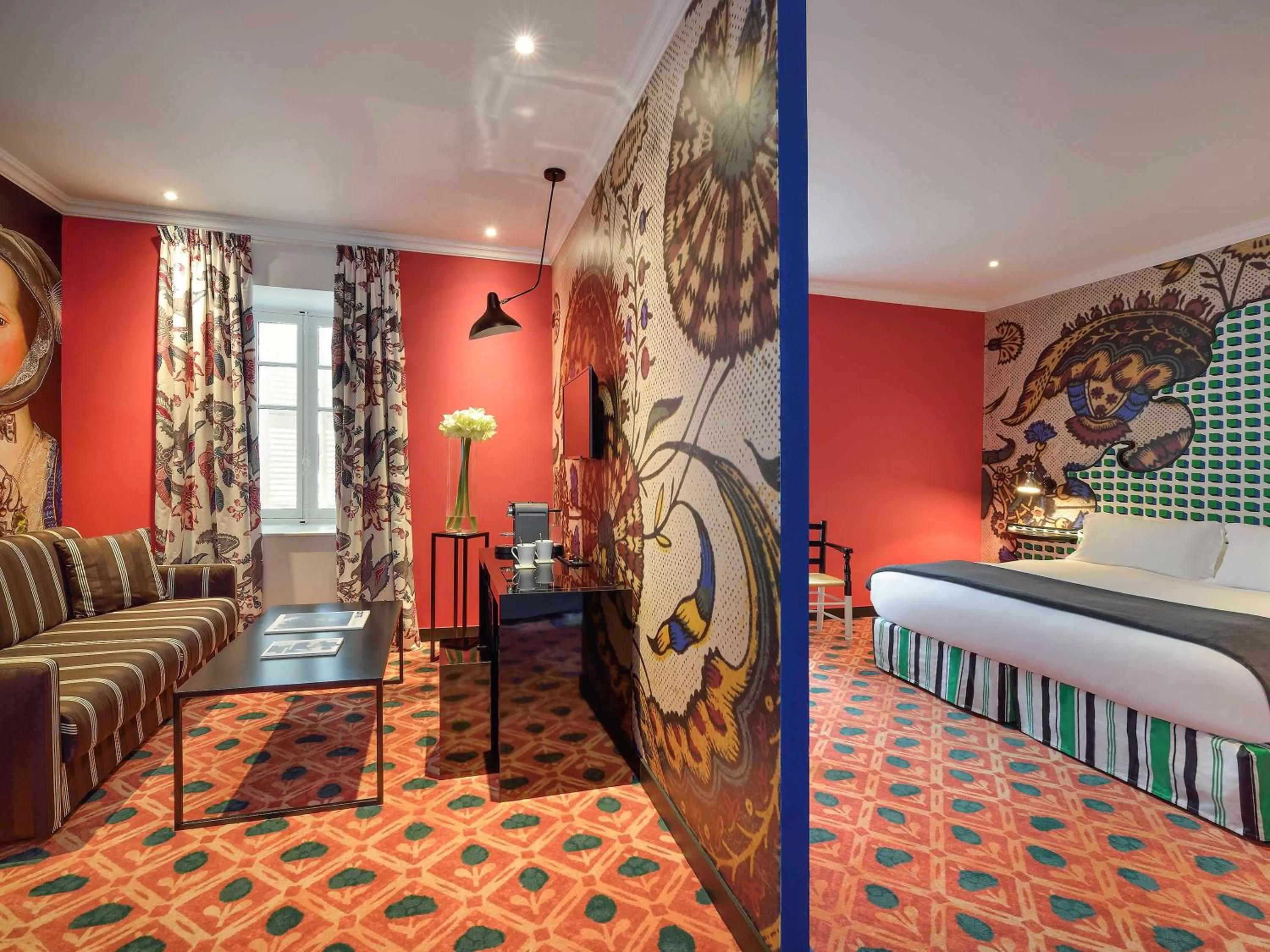 Photo of the whole room, Bed in Hôtel & Spa Jules César Arles - MGallery Hotel Collection