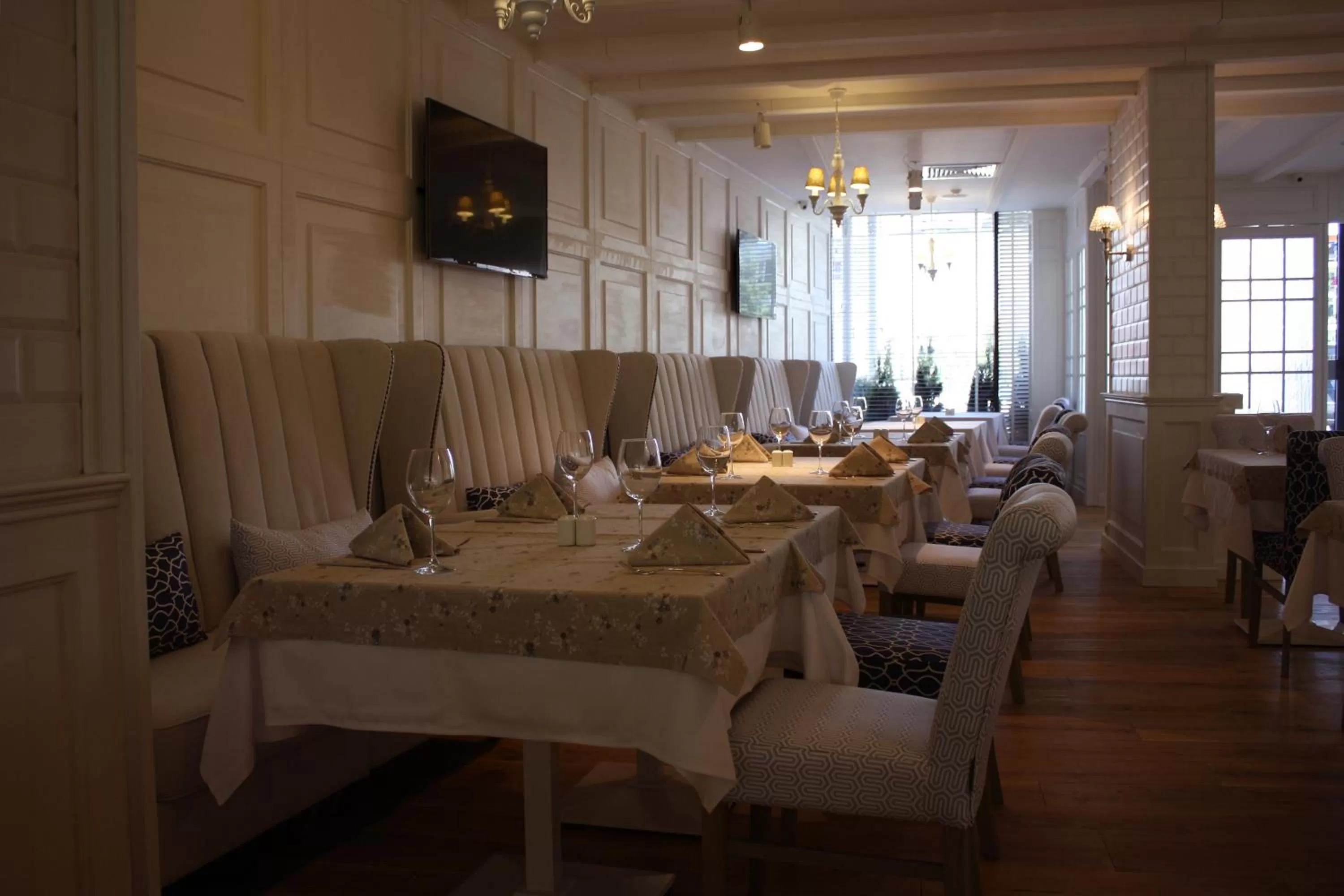 Restaurant/places to eat in Best Western Plus Olives City Hotel - Free Pool & Parking