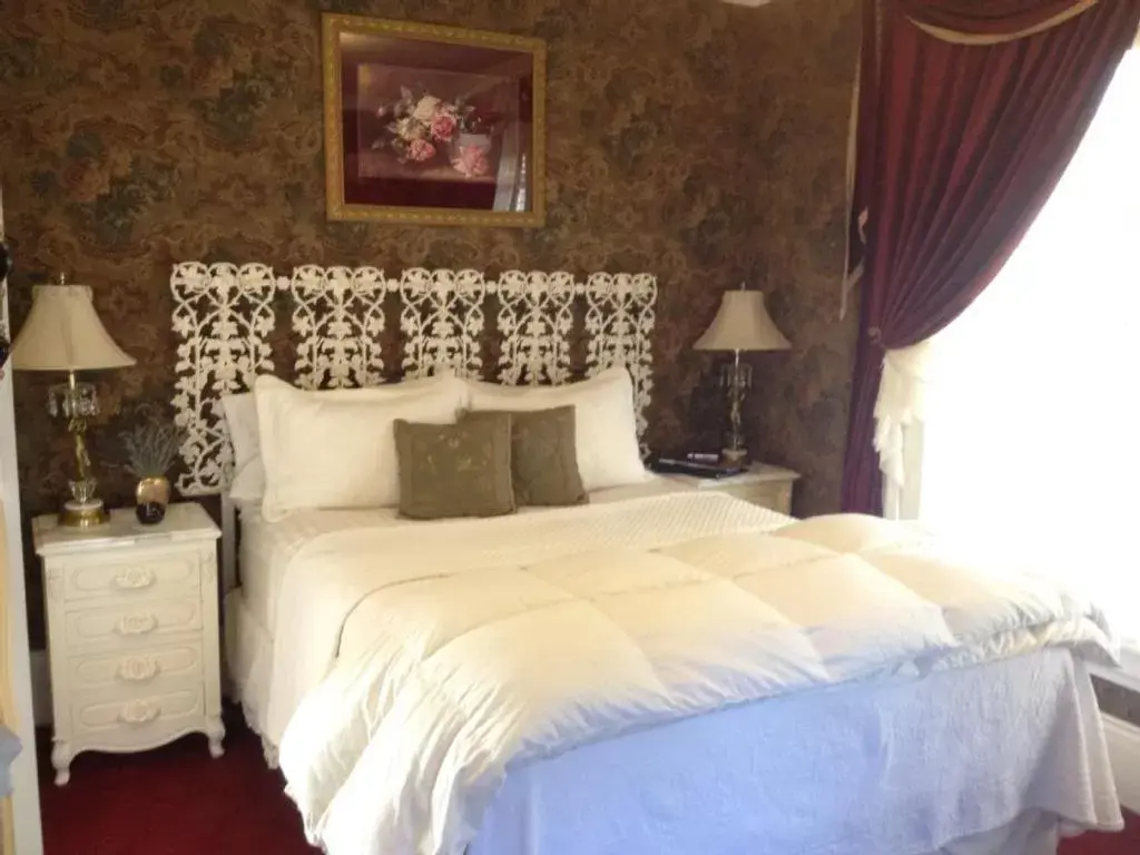 Bed in The Whitmore Inn