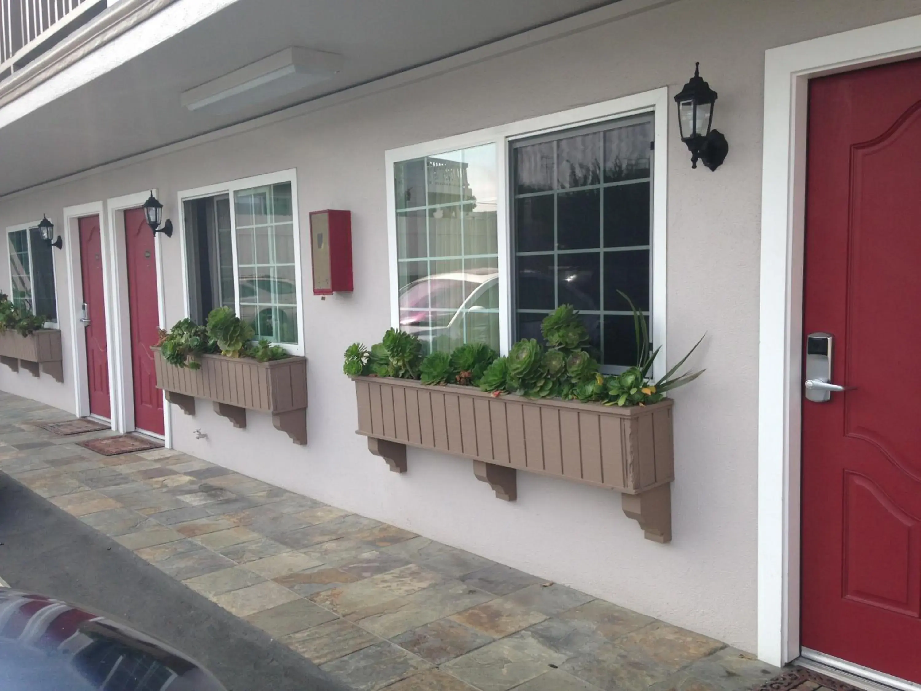 Property building, Patio/Outdoor Area in Morro Crest Inn