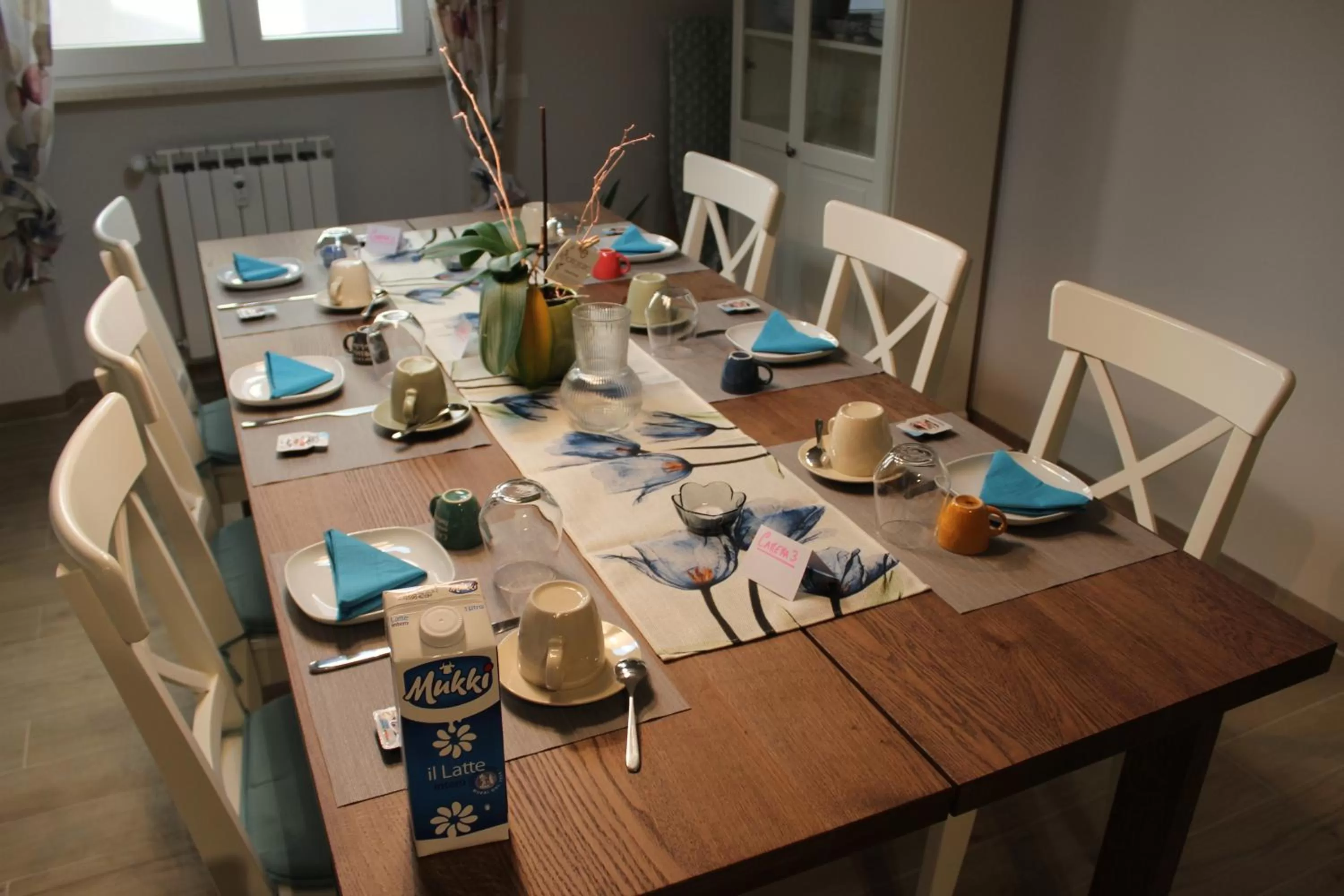 Communal kitchen in Aurora BnB