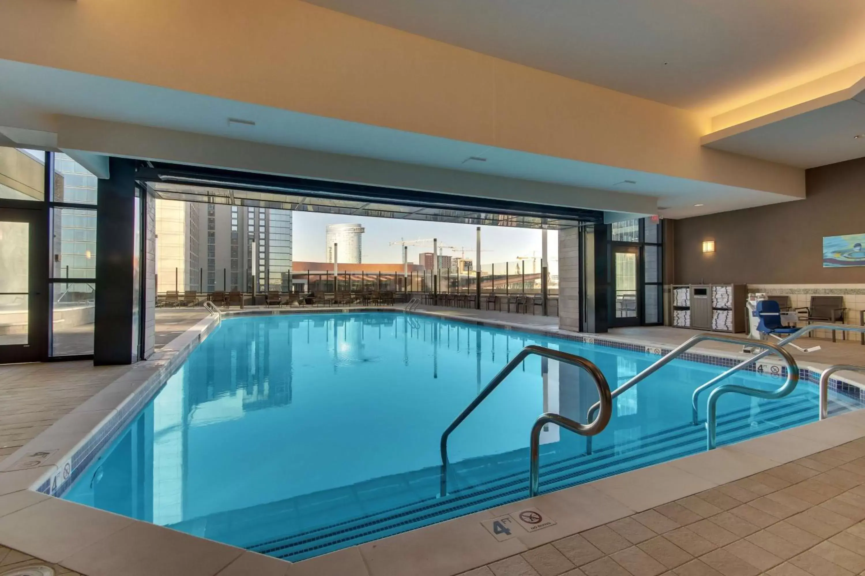 Activities, Swimming Pool in Drury Plaza Hotel Nashville Downtown