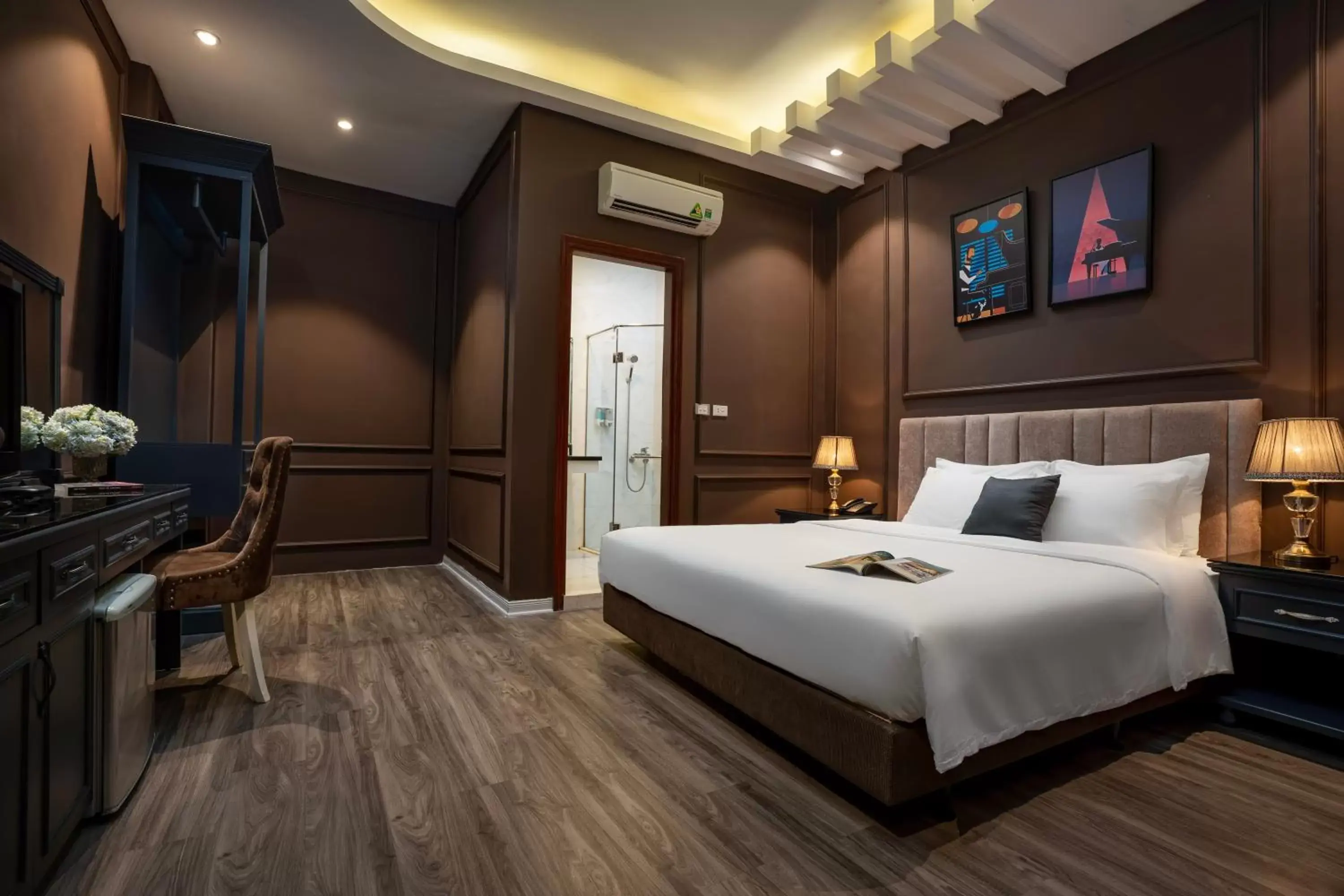 Superior Double Room in Hanoi Morning Hotel Superior Double Room in Hanoi Morning Hotel