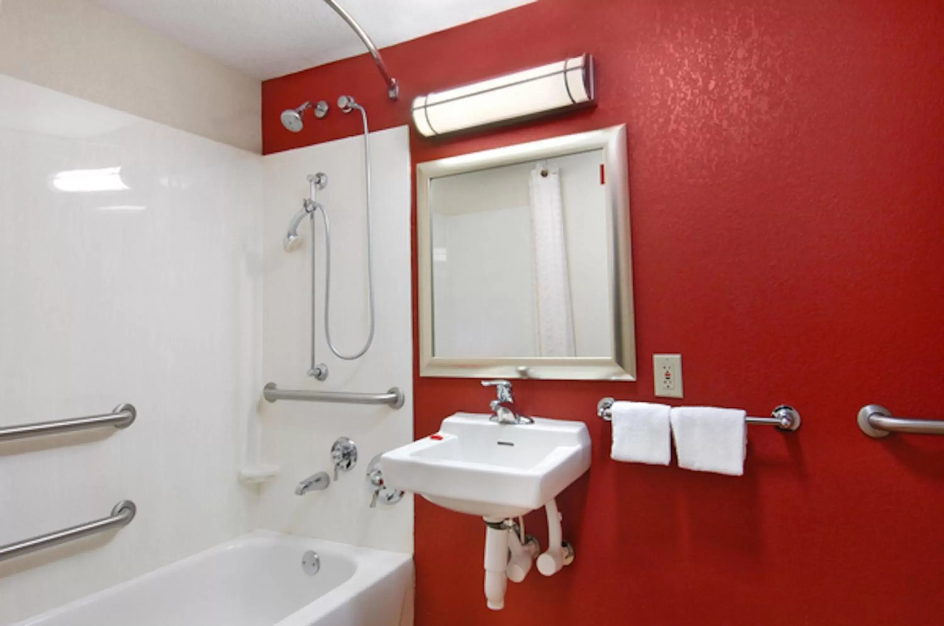 Bathroom in Red Roof Inn PLUS+ Statesville