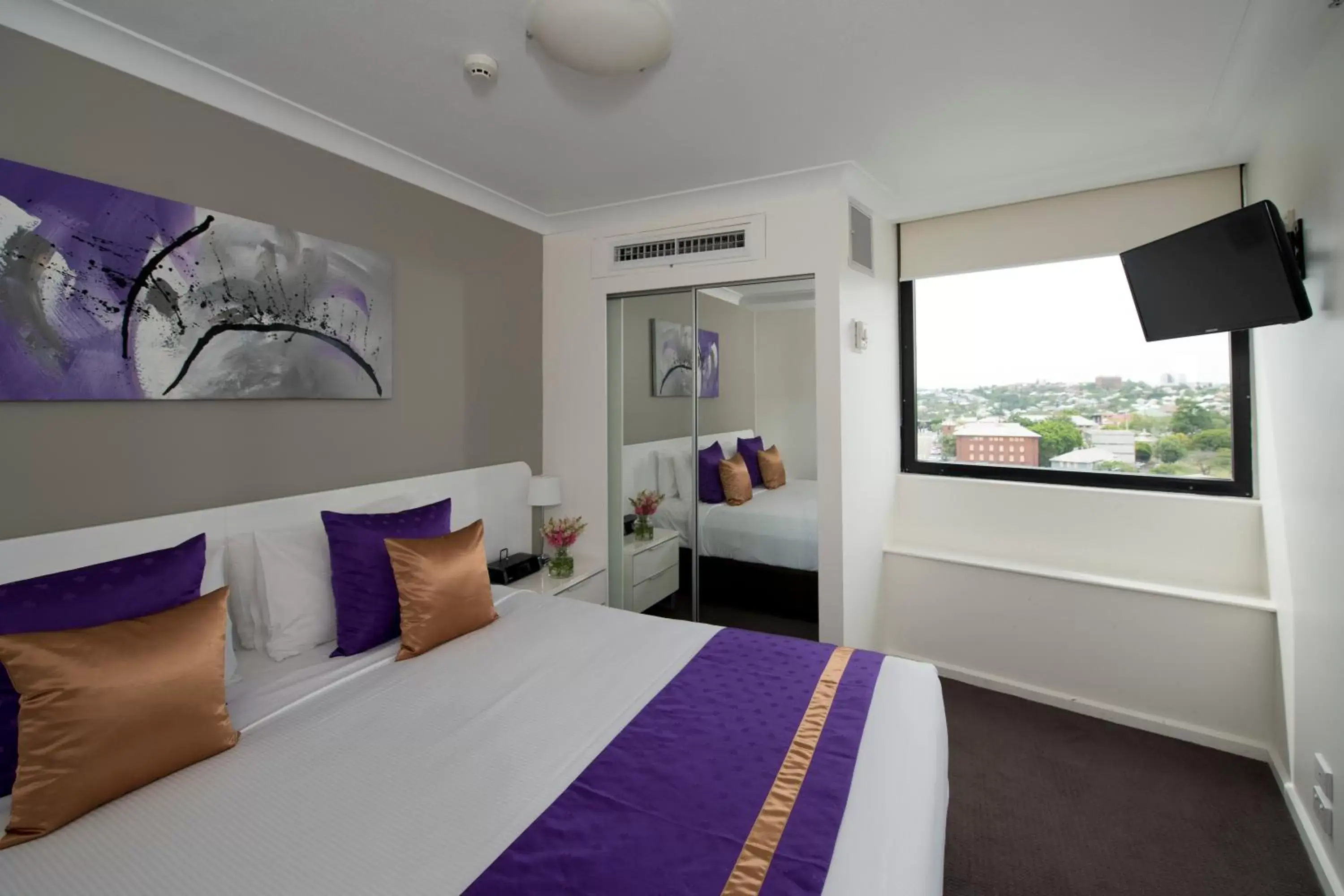 Photo of the whole room, Bed in Park Regis North Quay